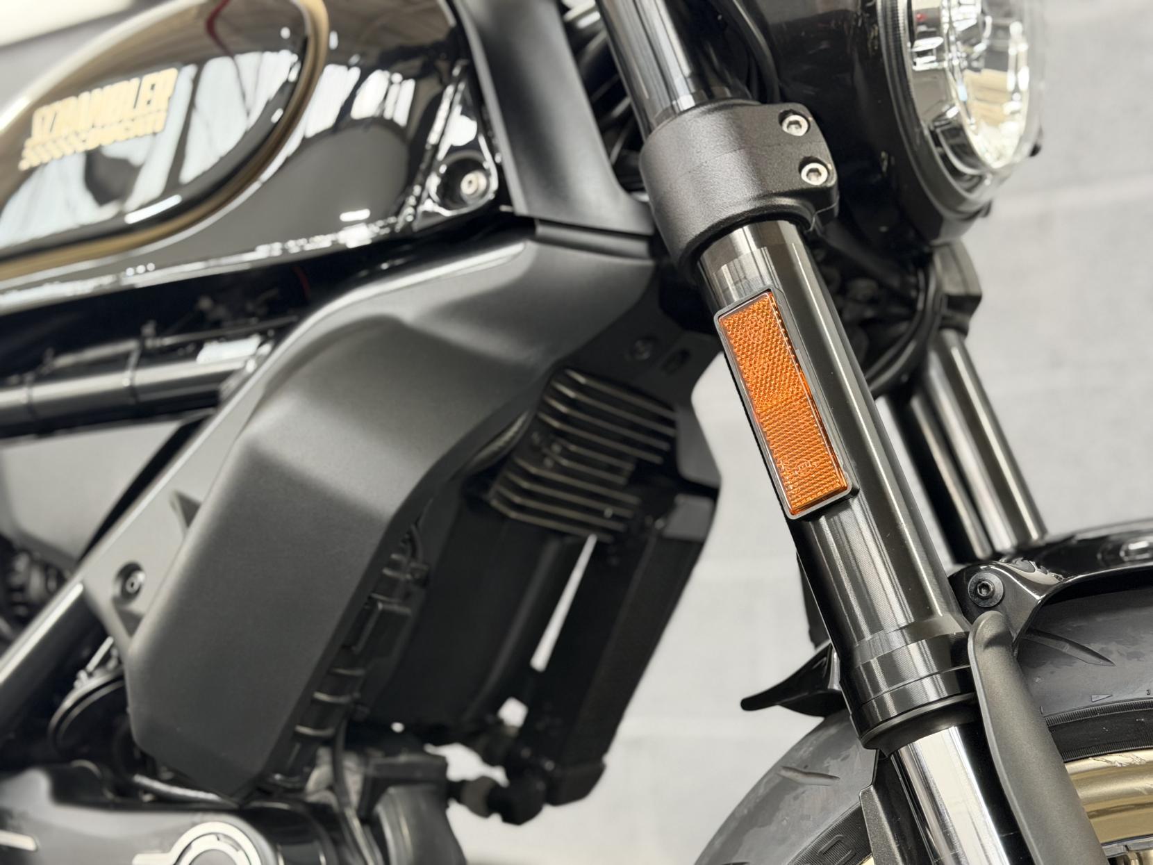 Ducati Scrambler 800 803 Cafe Racer Roadster/Retro Petrol Manual Euro 4 (73 ps)