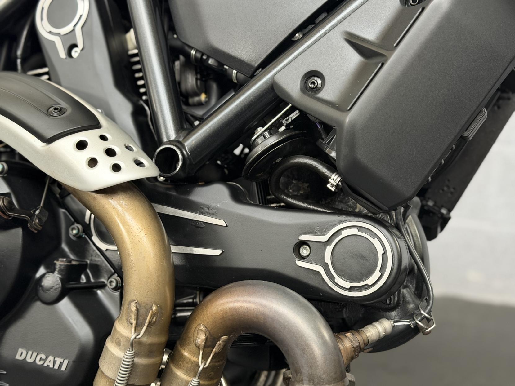 Ducati Scrambler 800 803 Cafe Racer Roadster/Retro Petrol Manual Euro 4 (73 ps)