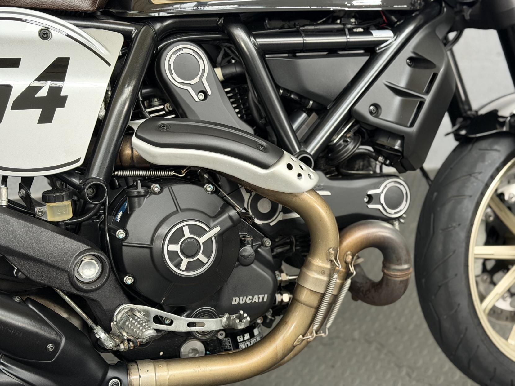 Ducati Scrambler 800 803 Cafe Racer Roadster/Retro Petrol Manual Euro 4 (73 ps)