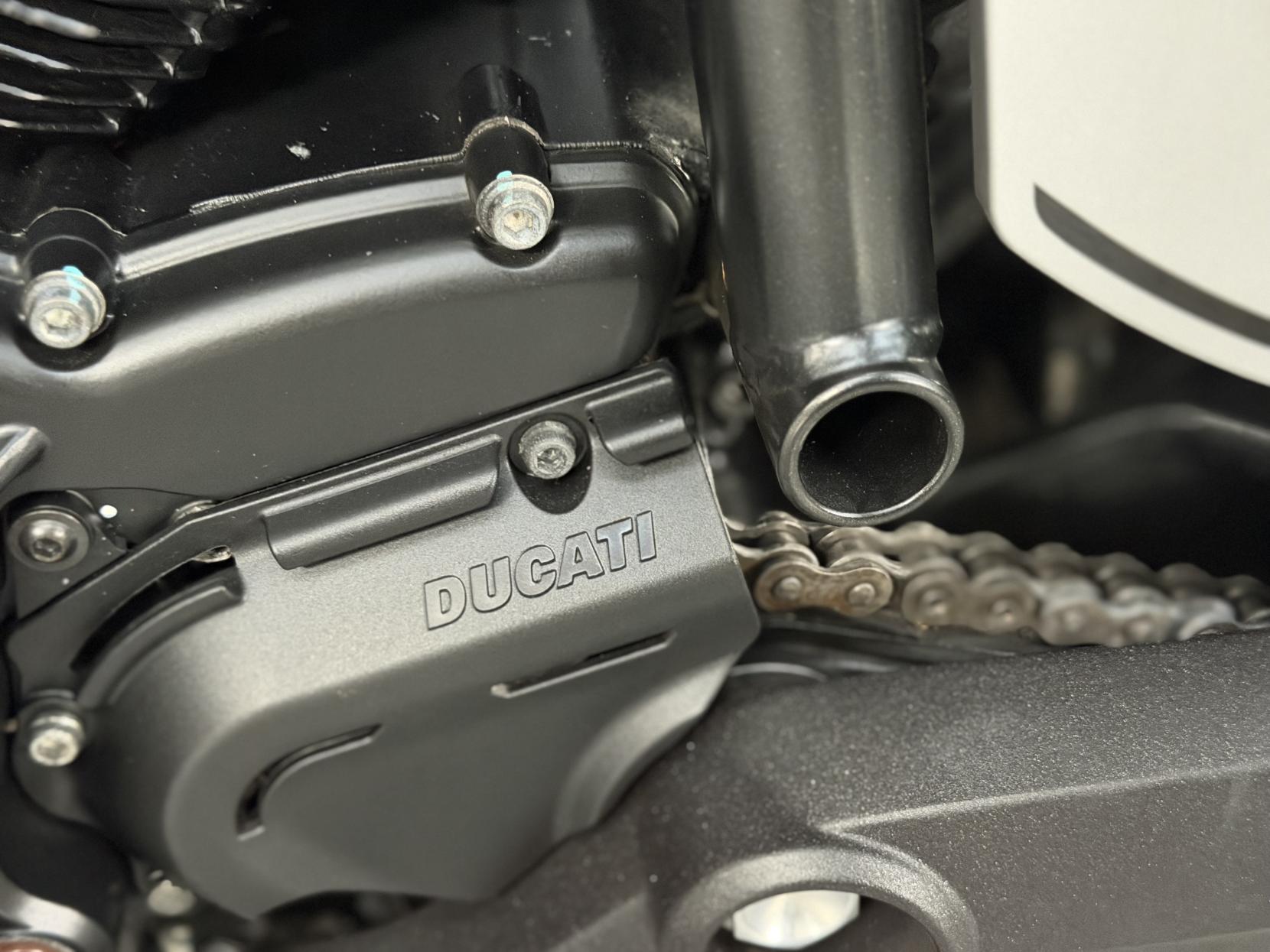 Ducati Scrambler 800 803 Cafe Racer Roadster/Retro Petrol Manual Euro 4 (73 ps)