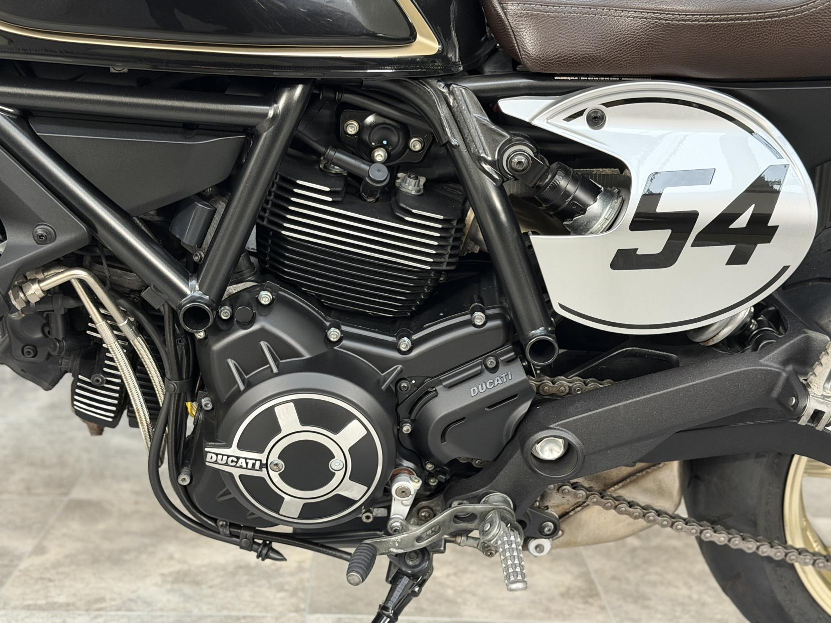 Ducati Scrambler 800 803 Cafe Racer Roadster/Retro Petrol Manual Euro 4 (73 ps)