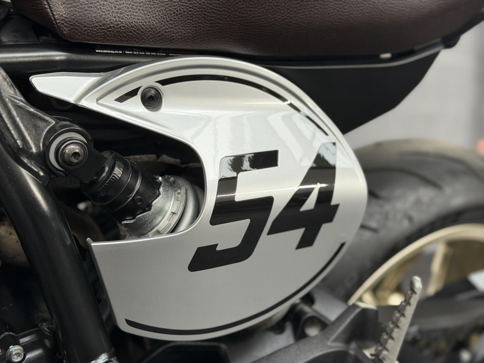Ducati Scrambler 800 803 Cafe Racer Roadster/Retro Petrol Manual Euro 4 (73 ps)