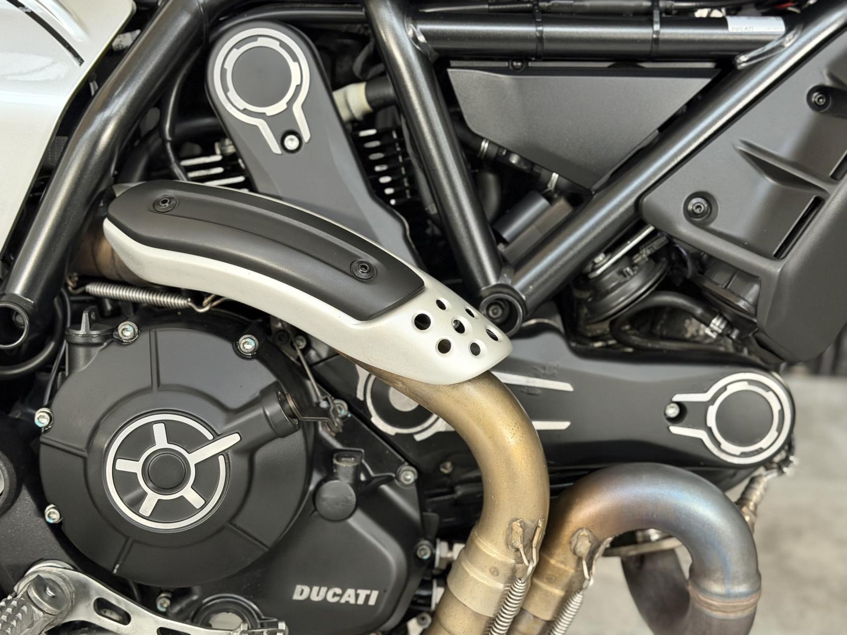 Ducati Scrambler 800 803 Cafe Racer Roadster/Retro Petrol Manual Euro 4 (73 ps)