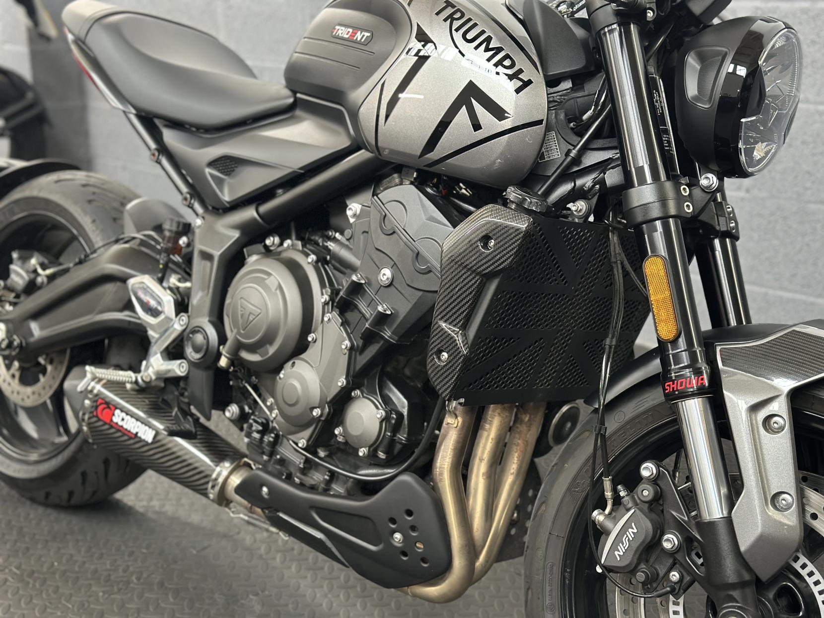 Triumph Trident 660 660 Roadster/Retro Petrol Manual X-ring Euro 5 (82 ps)