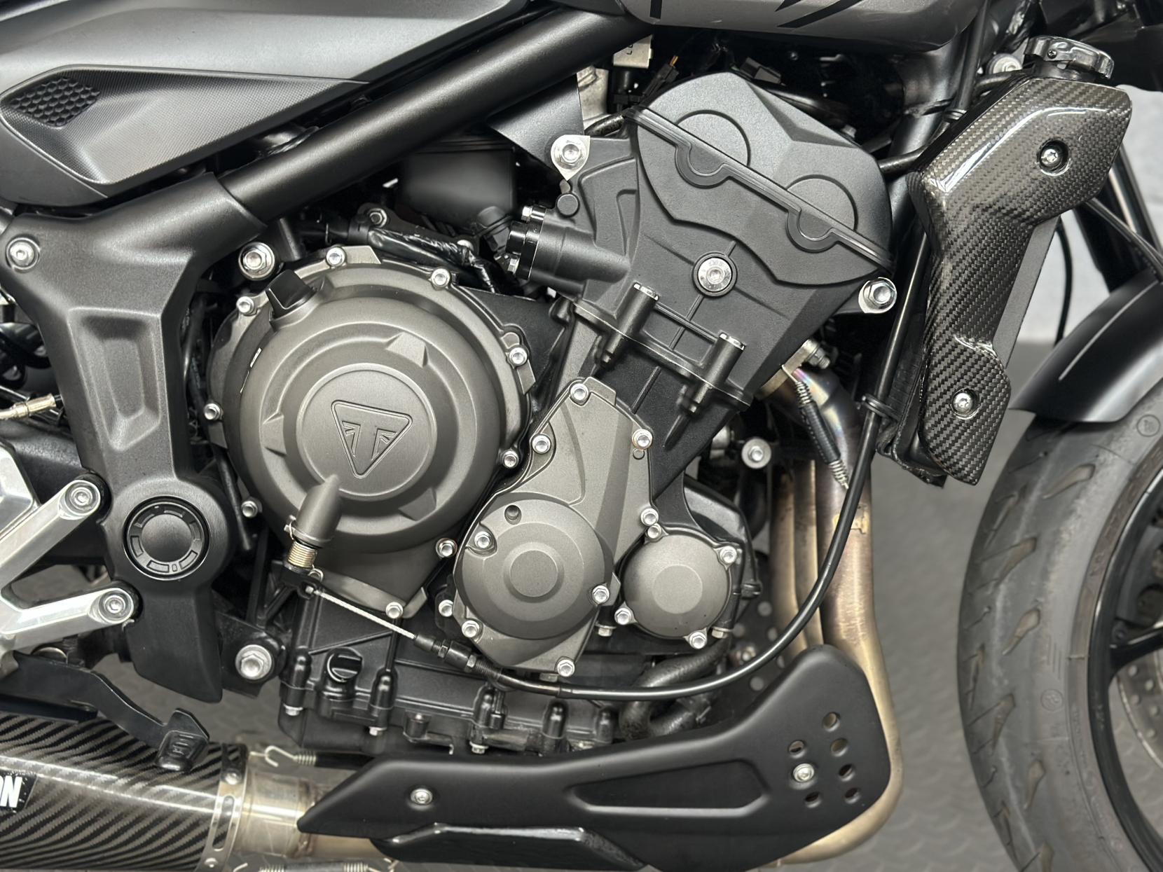Triumph Trident 660 660 Roadster/Retro Petrol Manual X-ring Euro 5 (82 ps)
