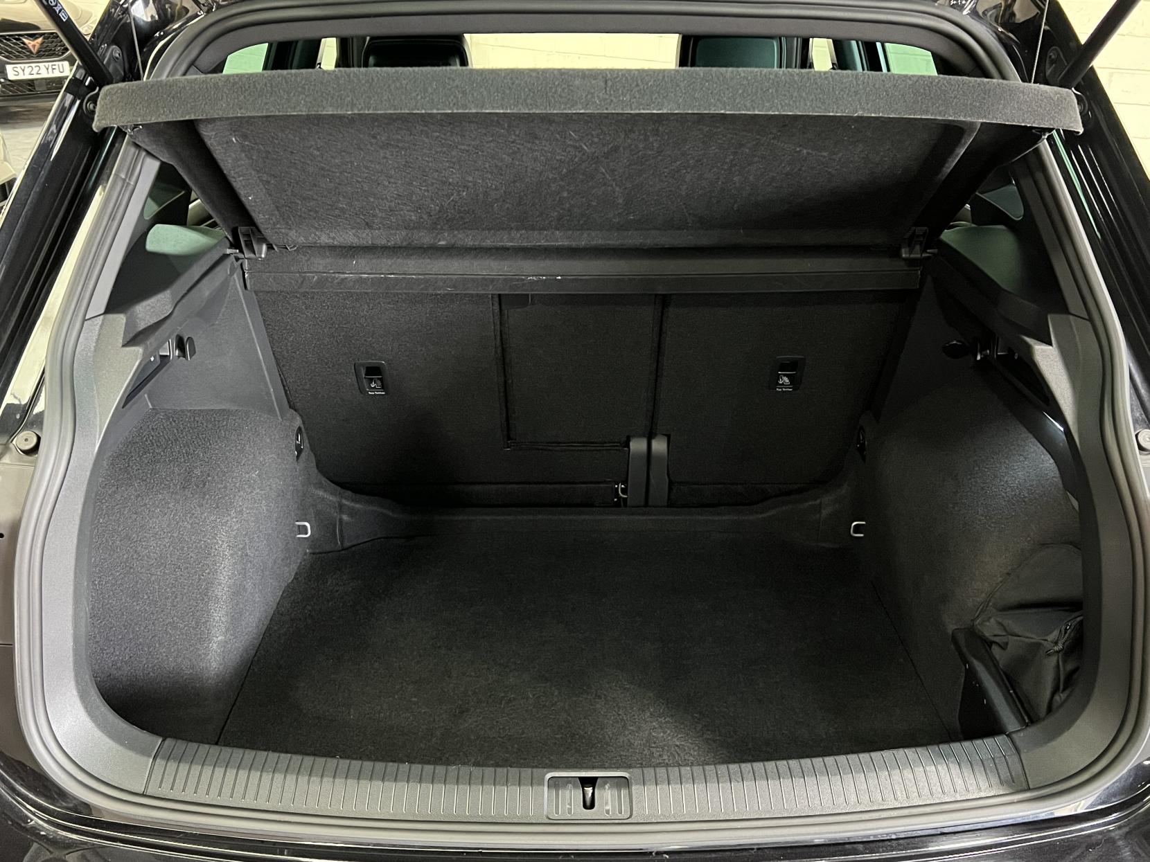 Volkswagen Tiguan 1.5 TSI R-Line SUV 5dr Petrol DSG Euro 6 (s/s) (150 ps)