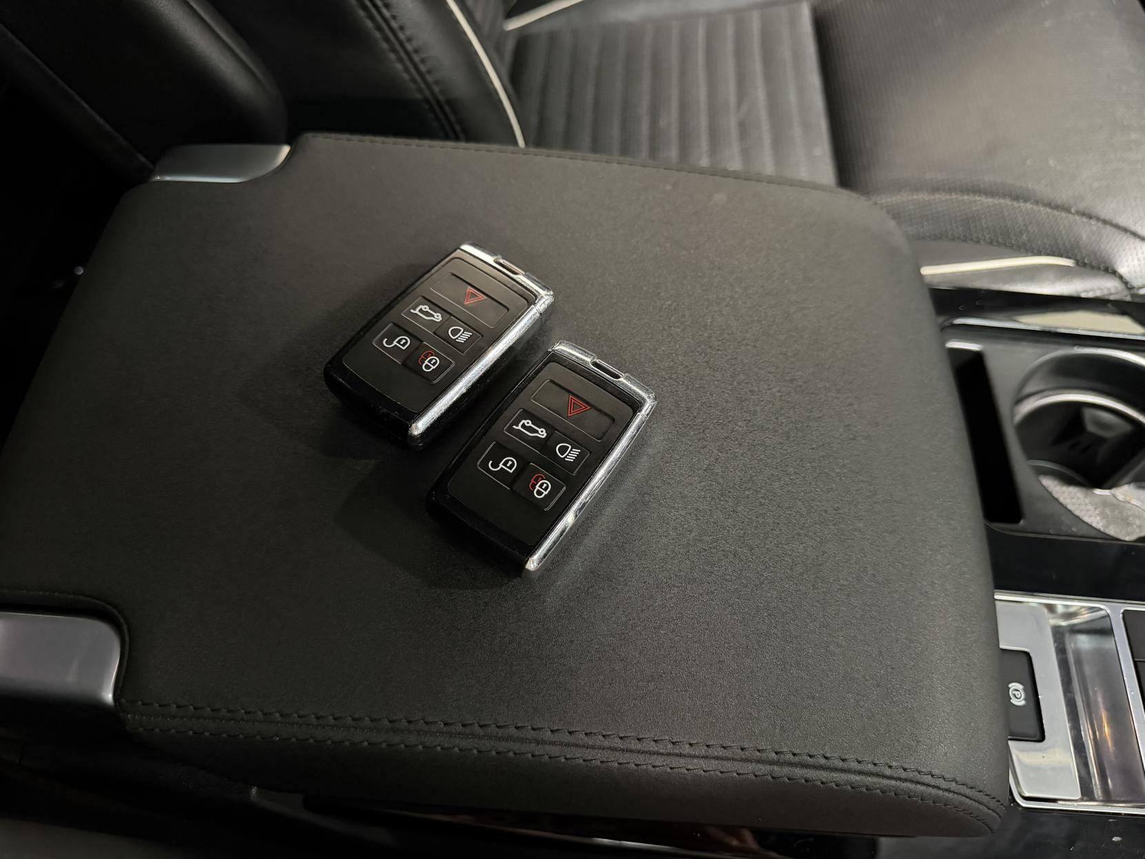 Land Rover Discovery 3.0 TD V6 HSE SUV 5dr Diesel Auto 4WD Euro 6 (s/s) (258 ps)