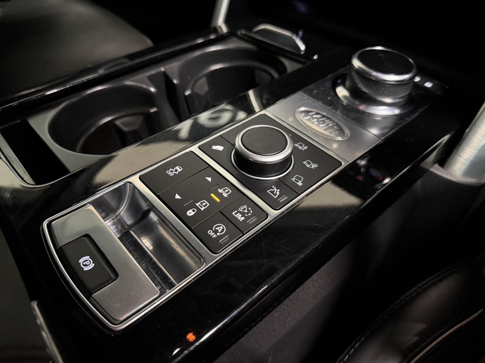 Land Rover Discovery 3.0 TD V6 HSE SUV 5dr Diesel Auto 4WD Euro 6 (s/s) (258 ps)