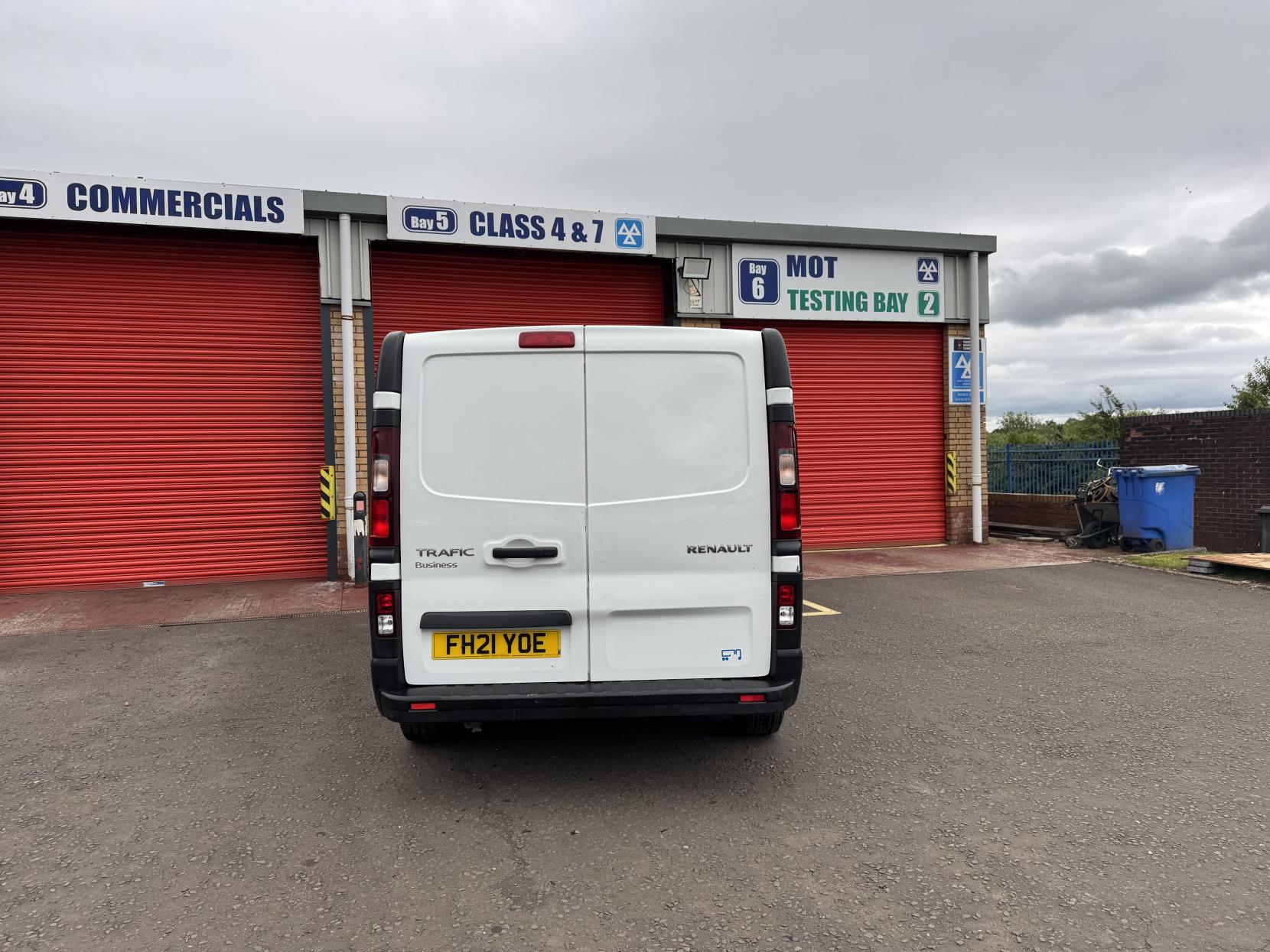 Renault Trafic 2.0 dCi ENERGY 30 Business Panel Van 5dr Diesel Manual LWB Standard Roof Euro 6 (s/s) (120 ps)
