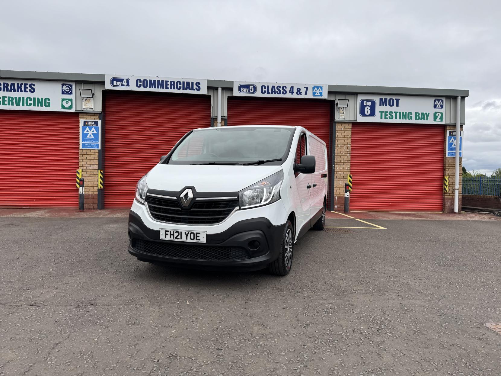 Renault Trafic 2.0 dCi ENERGY 30 Business Panel Van 5dr Diesel Manual LWB Standard Roof Euro 6 (s/s) (120 ps)
