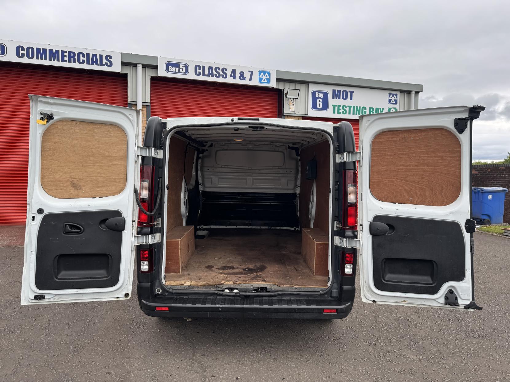 Renault Trafic 2.0 dCi ENERGY 30 Business Panel Van 5dr Diesel Manual LWB Standard Roof Euro 6 (s/s) (120 ps)