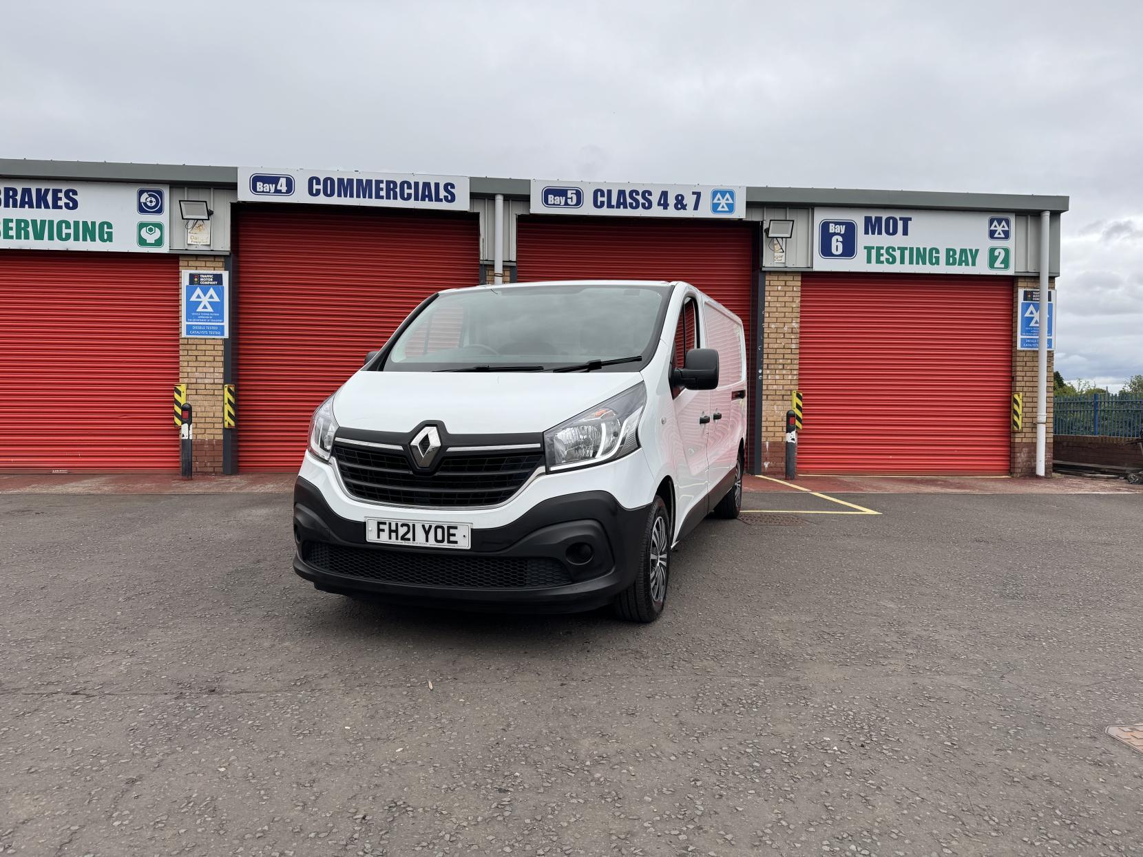 Renault Trafic 2.0 dCi ENERGY 30 Business Panel Van 5dr Diesel Manual LWB Standard Roof Euro 6 (s/s) (120 ps)