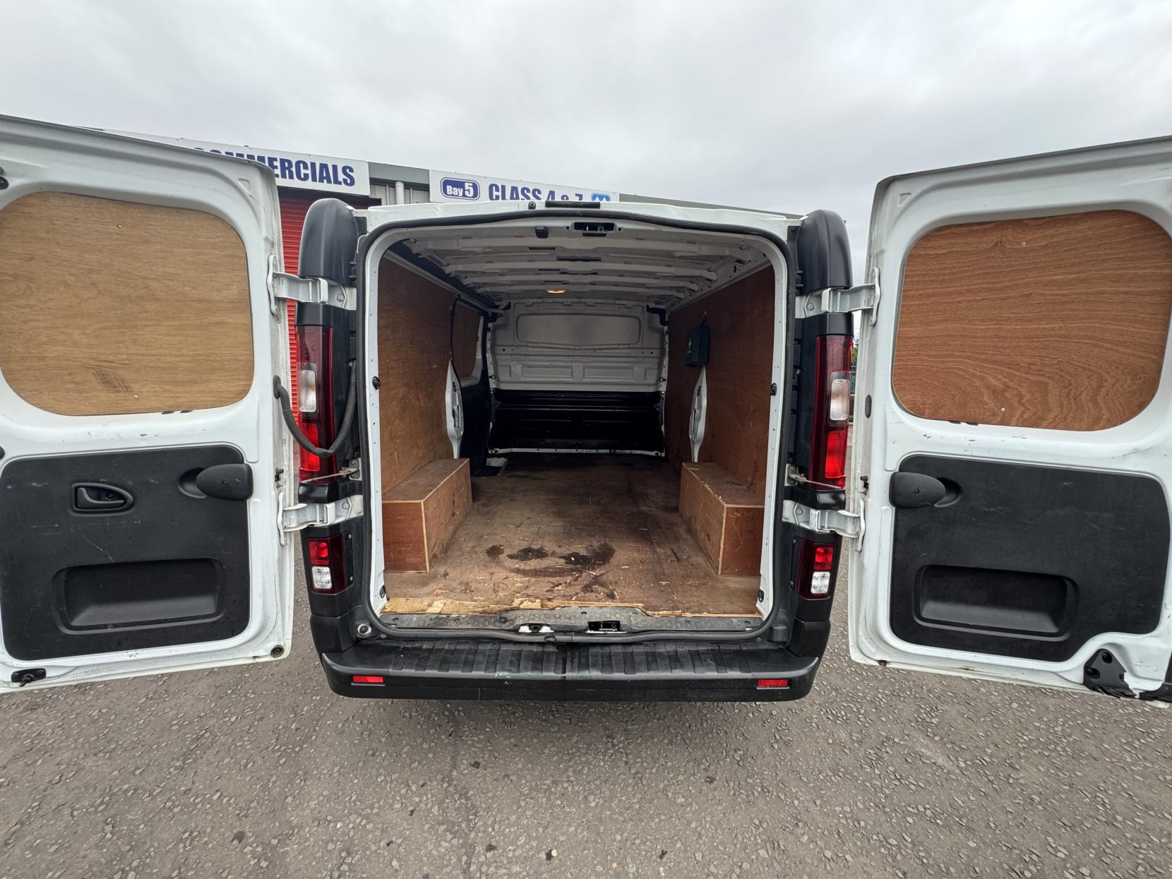 Renault Trafic 2.0 dCi ENERGY 30 Business Panel Van 5dr Diesel Manual LWB Standard Roof Euro 6 (s/s) (120 ps)