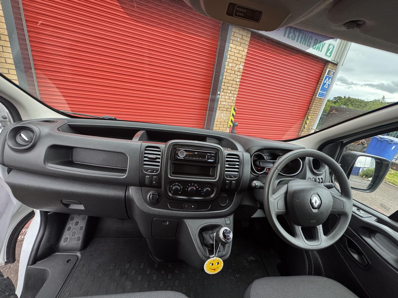 Renault Trafic 2.0 dCi ENERGY 30 Business Panel Van 5dr Diesel Manual LWB Standard Roof Euro 6 (s/s) (120 ps)