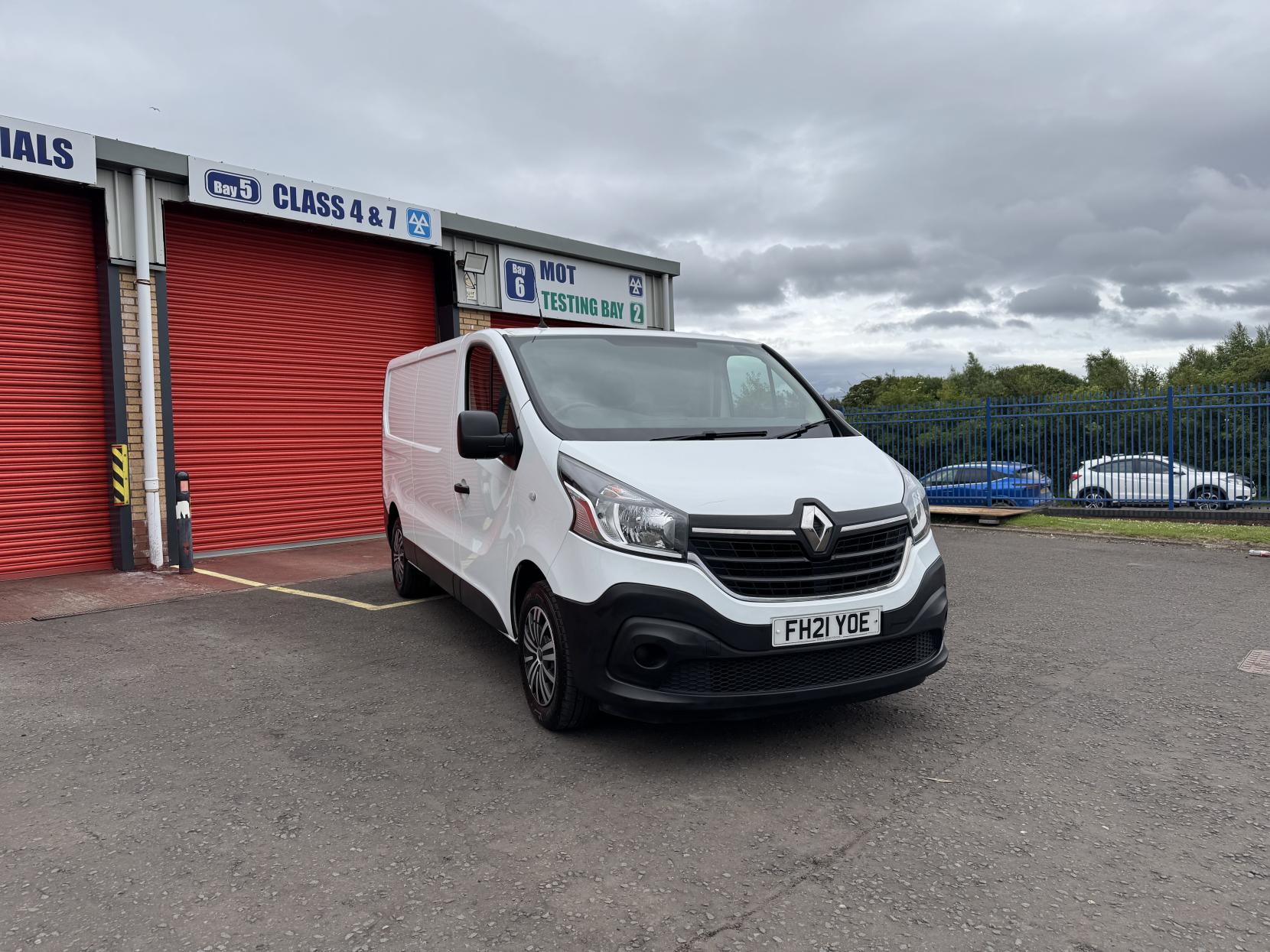 Renault Trafic 2.0 dCi ENERGY 30 Business Panel Van 5dr Diesel Manual LWB Standard Roof Euro 6 (s/s) (120 ps)
