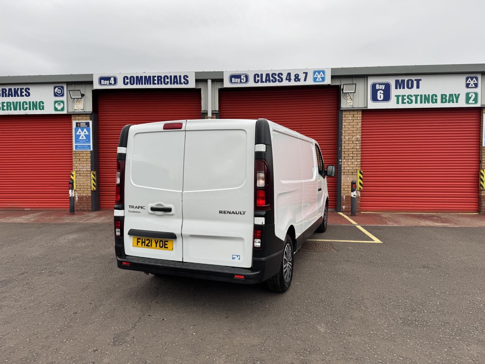 Renault Trafic 2.0 dCi ENERGY 30 Business Panel Van 5dr Diesel Manual LWB Standard Roof Euro 6 (s/s) (120 ps)