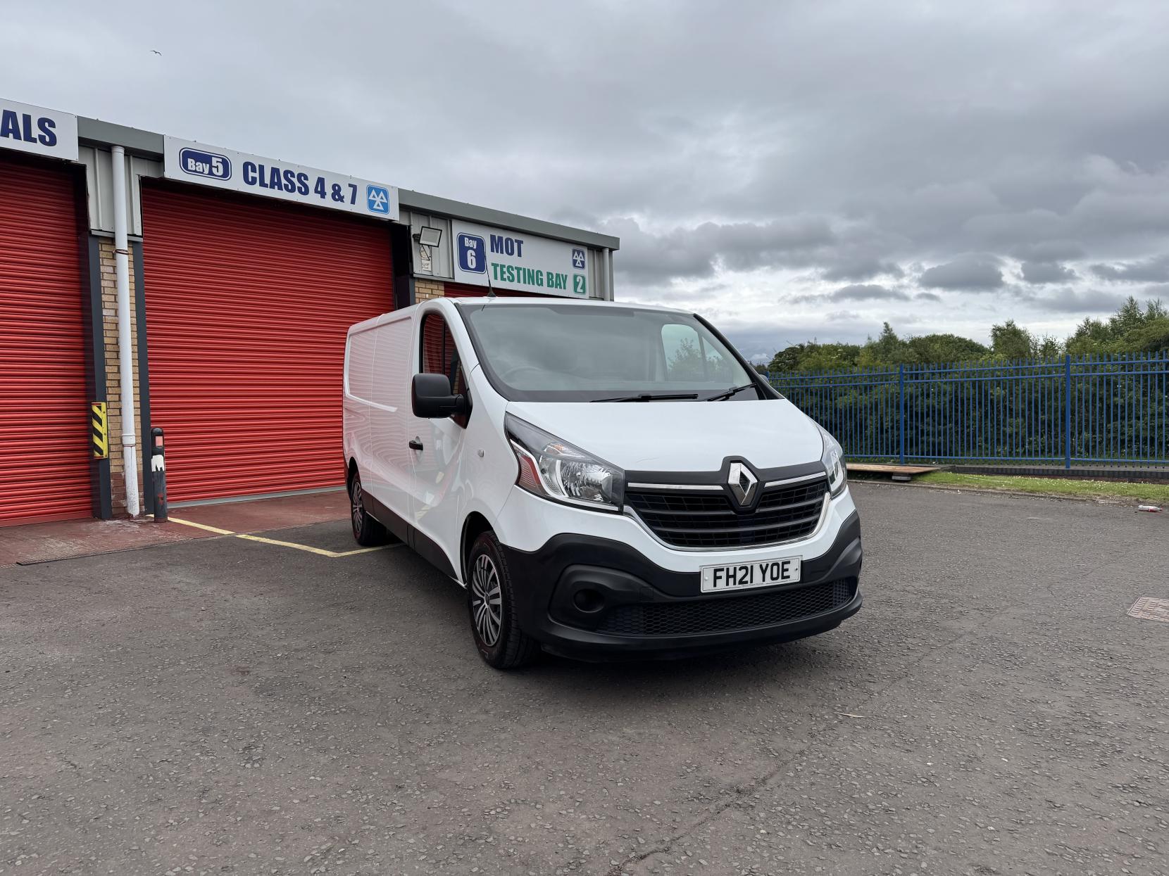 Renault Trafic 2.0 dCi ENERGY 30 Business Panel Van 5dr Diesel Manual LWB Standard Roof Euro 6 (s/s) (120 ps)