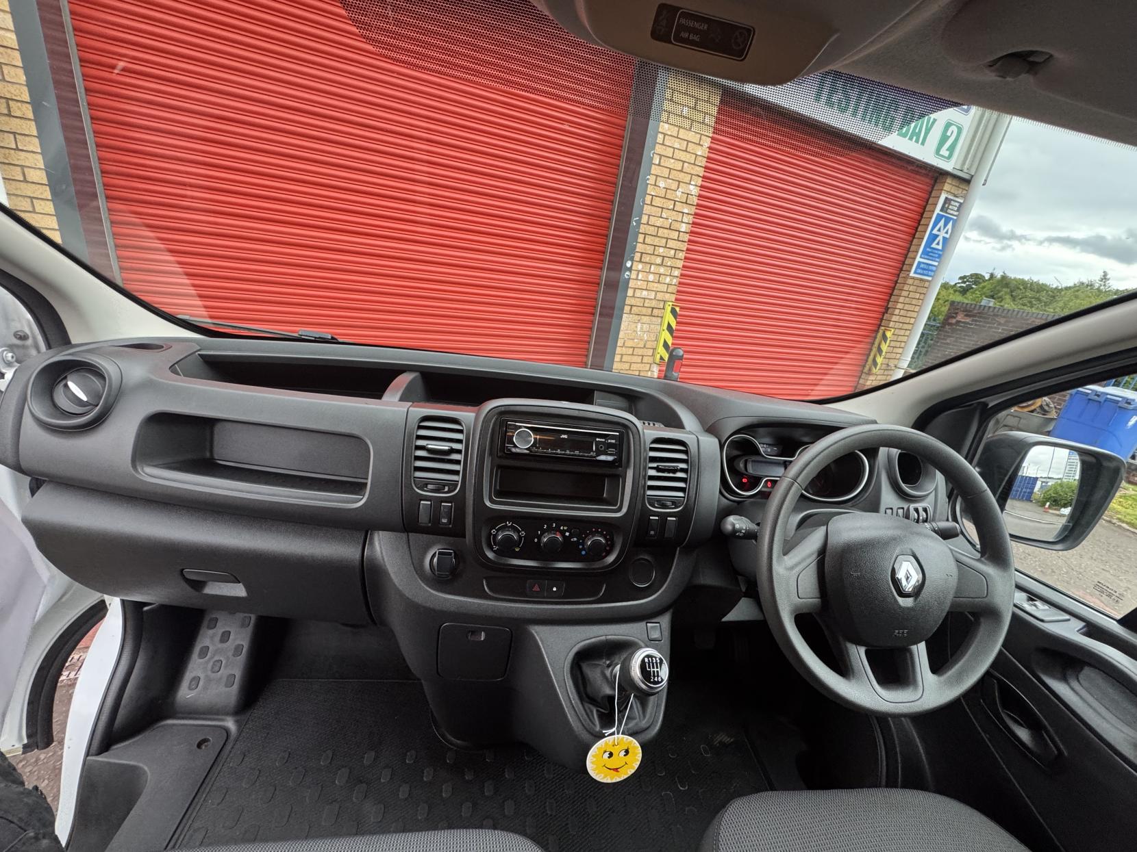 Renault Trafic 2.0 dCi ENERGY 30 Business Panel Van 5dr Diesel Manual LWB Standard Roof Euro 6 (s/s) (120 ps)