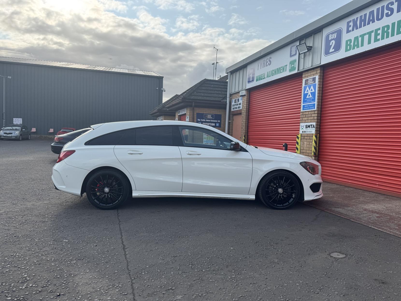 Mercedes-Benz CLA 2.1 CLA220d AMG Sport Shooting Brake 5dr Diesel 7G-DCT Euro 6 (s/s) (177 ps)
