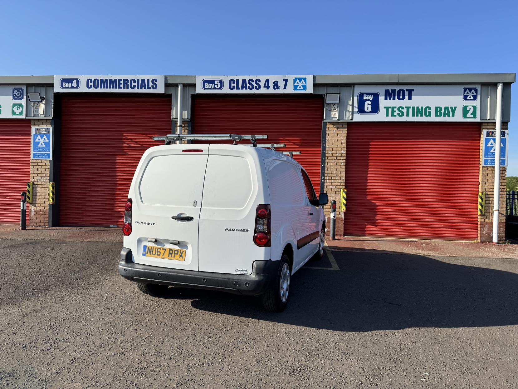 Peugeot Partner 1.6 BlueHDi 854 Professional Panel Van 5dr Diesel Manual L1 (112 g/km, 97.64 bhp)