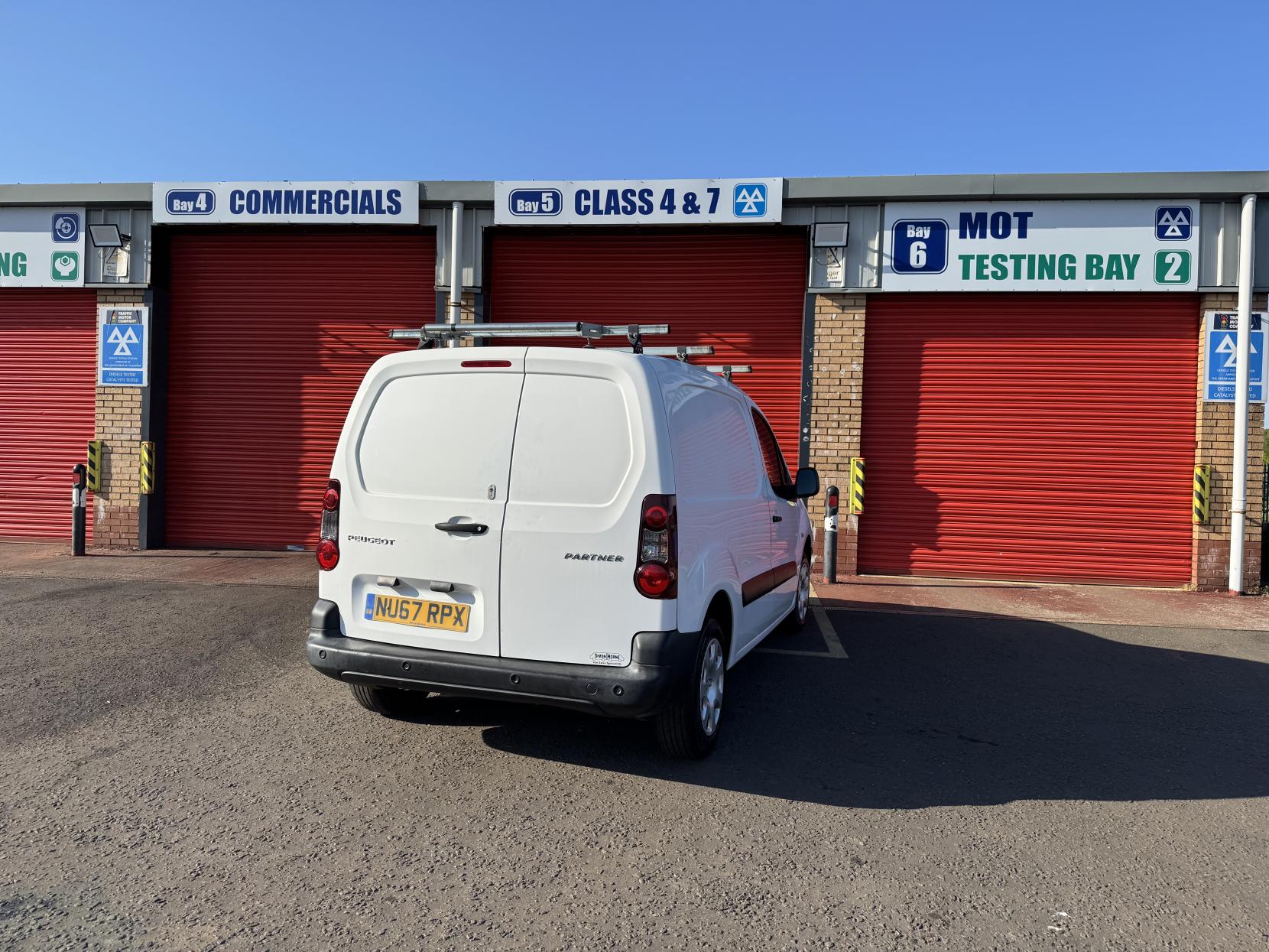 Peugeot Partner 1.6 BlueHDi 854 Professional Panel Van 5dr Diesel Manual L1 (112 g/km, 97.64 bhp)