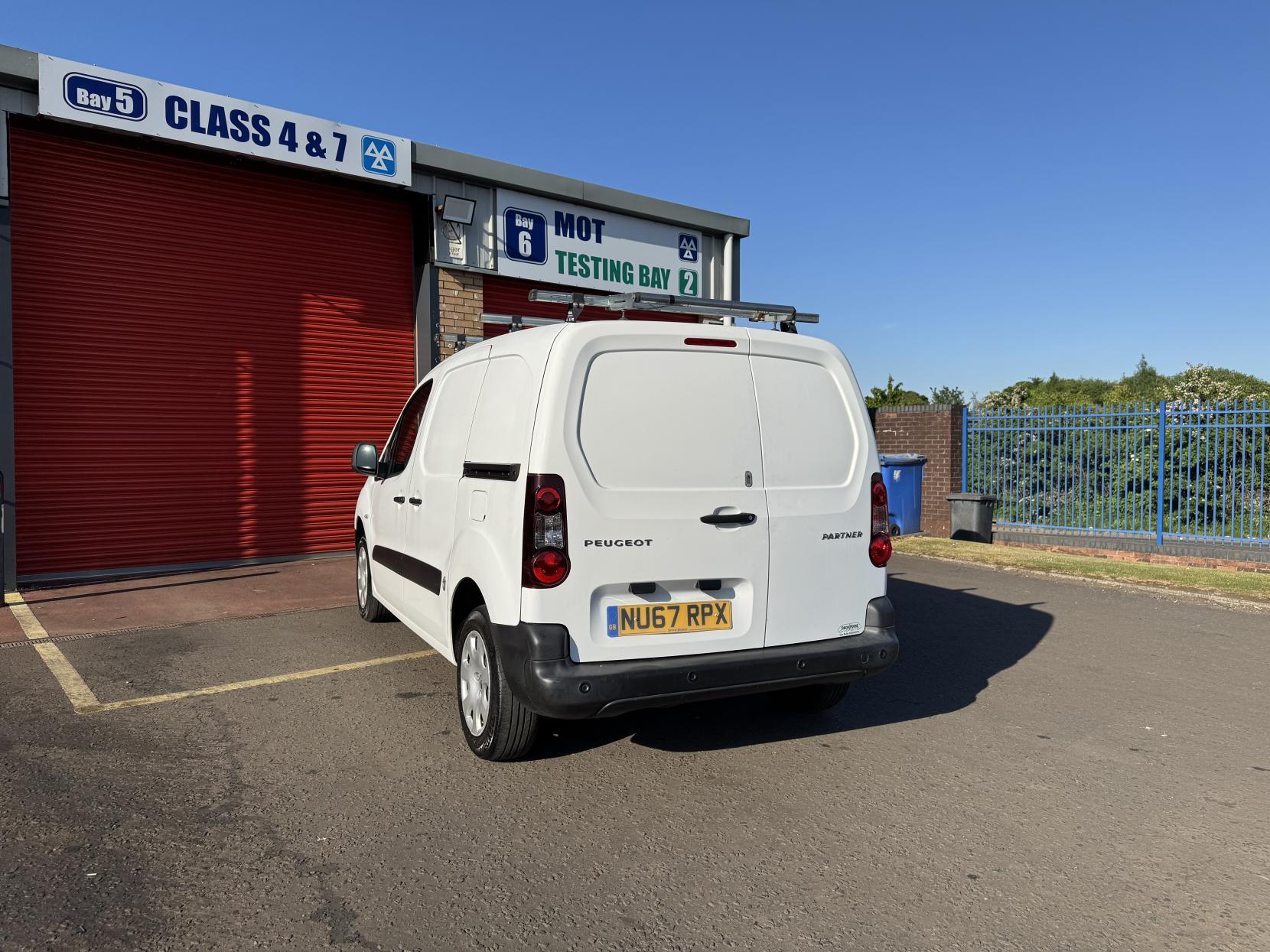 Peugeot Partner 1.6 BlueHDi 854 Professional Panel Van 5dr Diesel Manual L1 (112 g/km, 97.64 bhp)