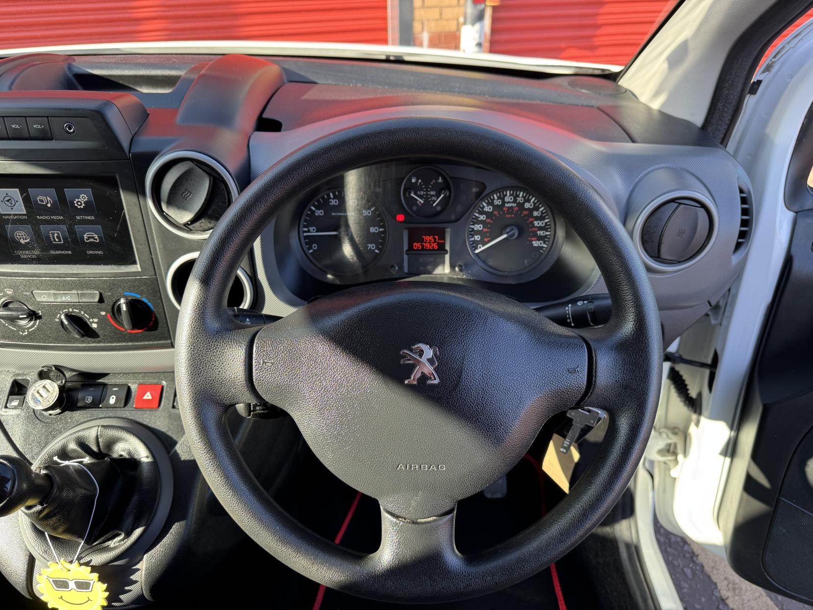 Peugeot Partner 1.6 BlueHDi 854 Professional Panel Van 5dr Diesel Manual L1 (112 g/km, 97.64 bhp)