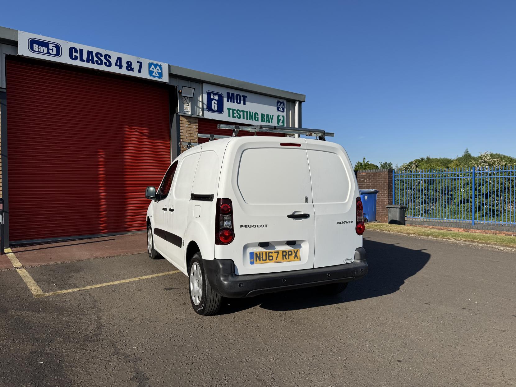 Peugeot Partner 1.6 BlueHDi 854 Professional Panel Van 5dr Diesel Manual L1 (112 g/km, 97.64 bhp)