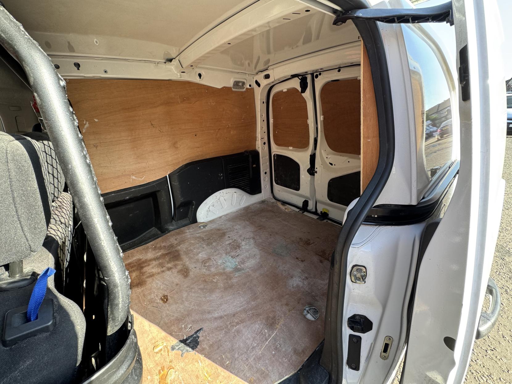Peugeot Partner 1.6 BlueHDi 854 Professional Panel Van 5dr Diesel Manual L1 (112 g/km, 97.64 bhp)