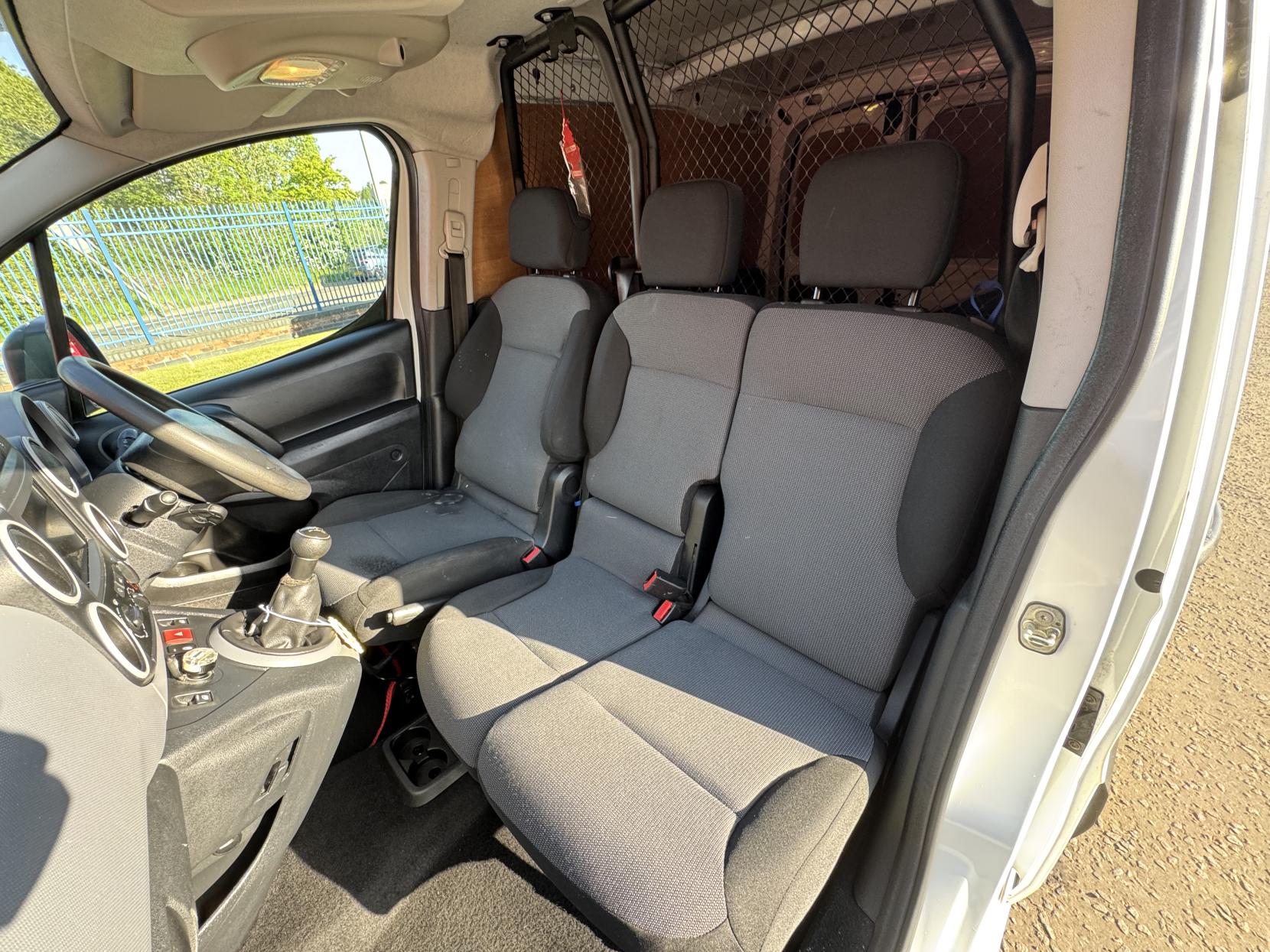 Peugeot Partner 1.6 BlueHDi 854 Professional Panel Van 5dr Diesel Manual L1 (112 g/km, 97.64 bhp)