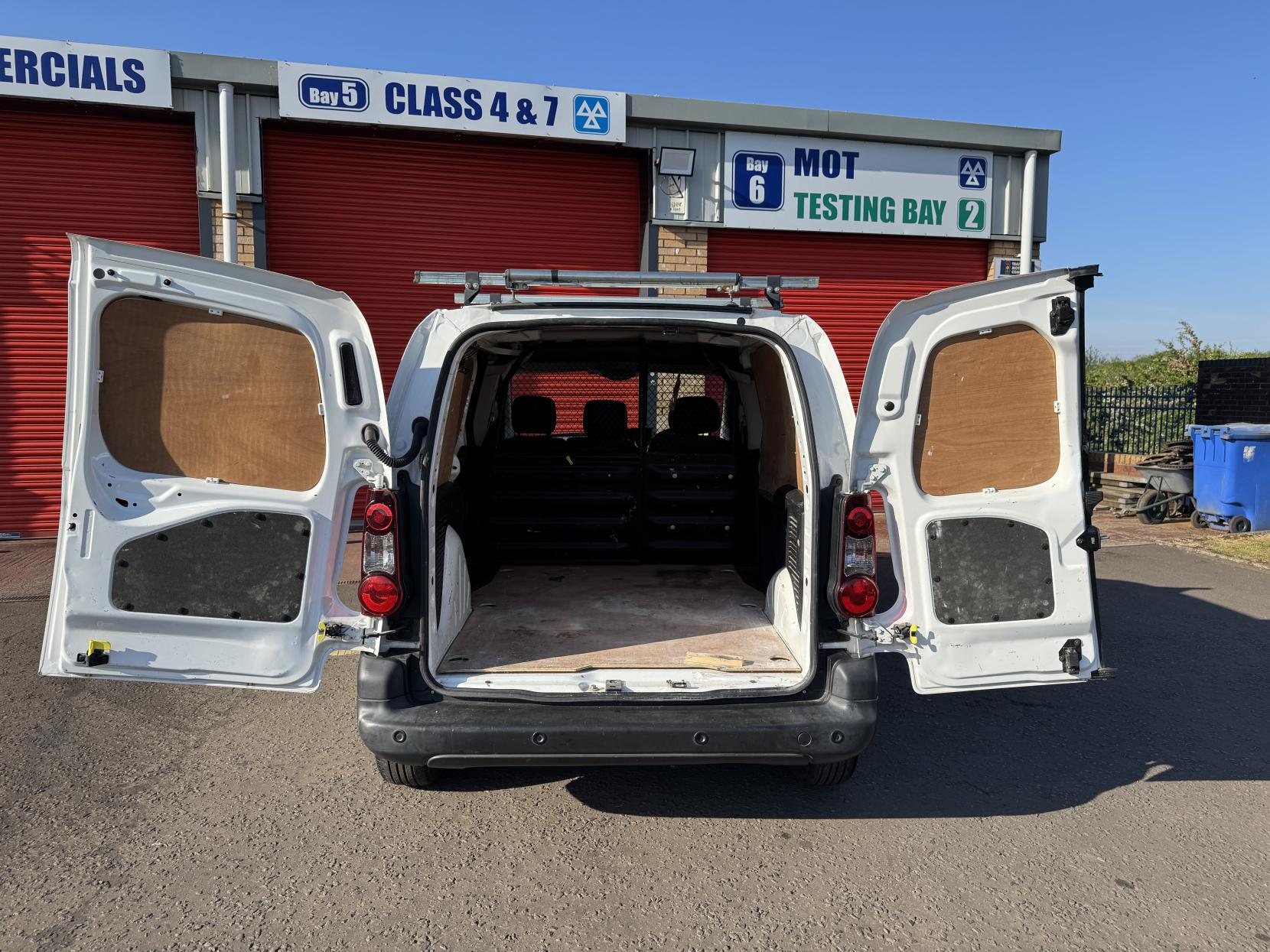 Peugeot Partner 1.6 BlueHDi 854 Professional Panel Van 5dr Diesel Manual L1 (112 g/km, 97.64 bhp)