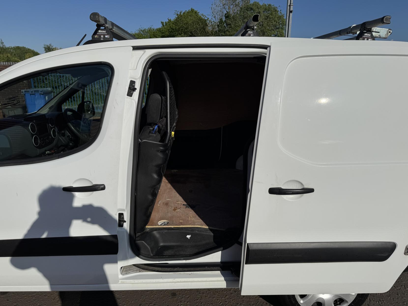 Peugeot Partner 1.6 BlueHDi 854 Professional Panel Van 5dr Diesel Manual L1 (112 g/km, 97.64 bhp)