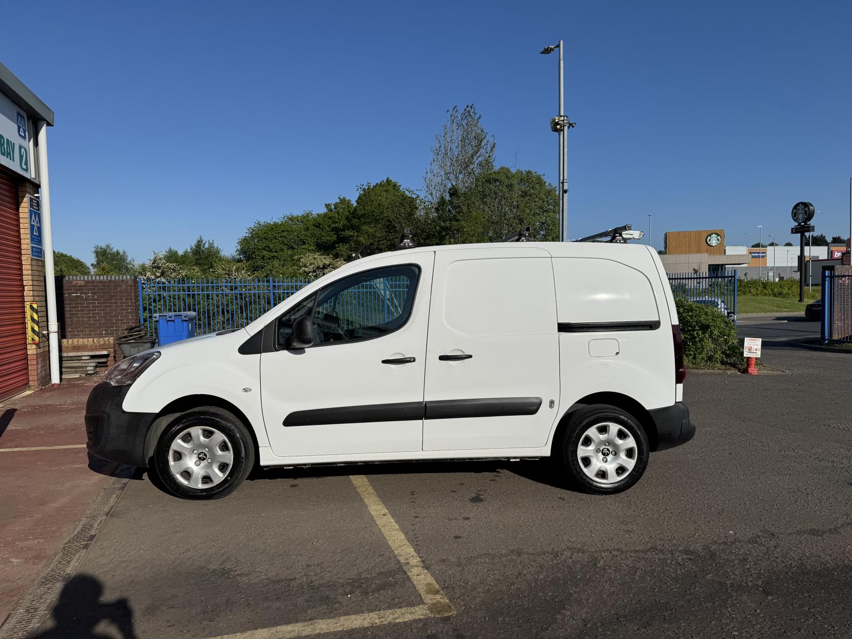 Peugeot Partner 1.6 BlueHDi 854 Professional Panel Van 5dr Diesel Manual L1 (112 g/km, 97.64 bhp)