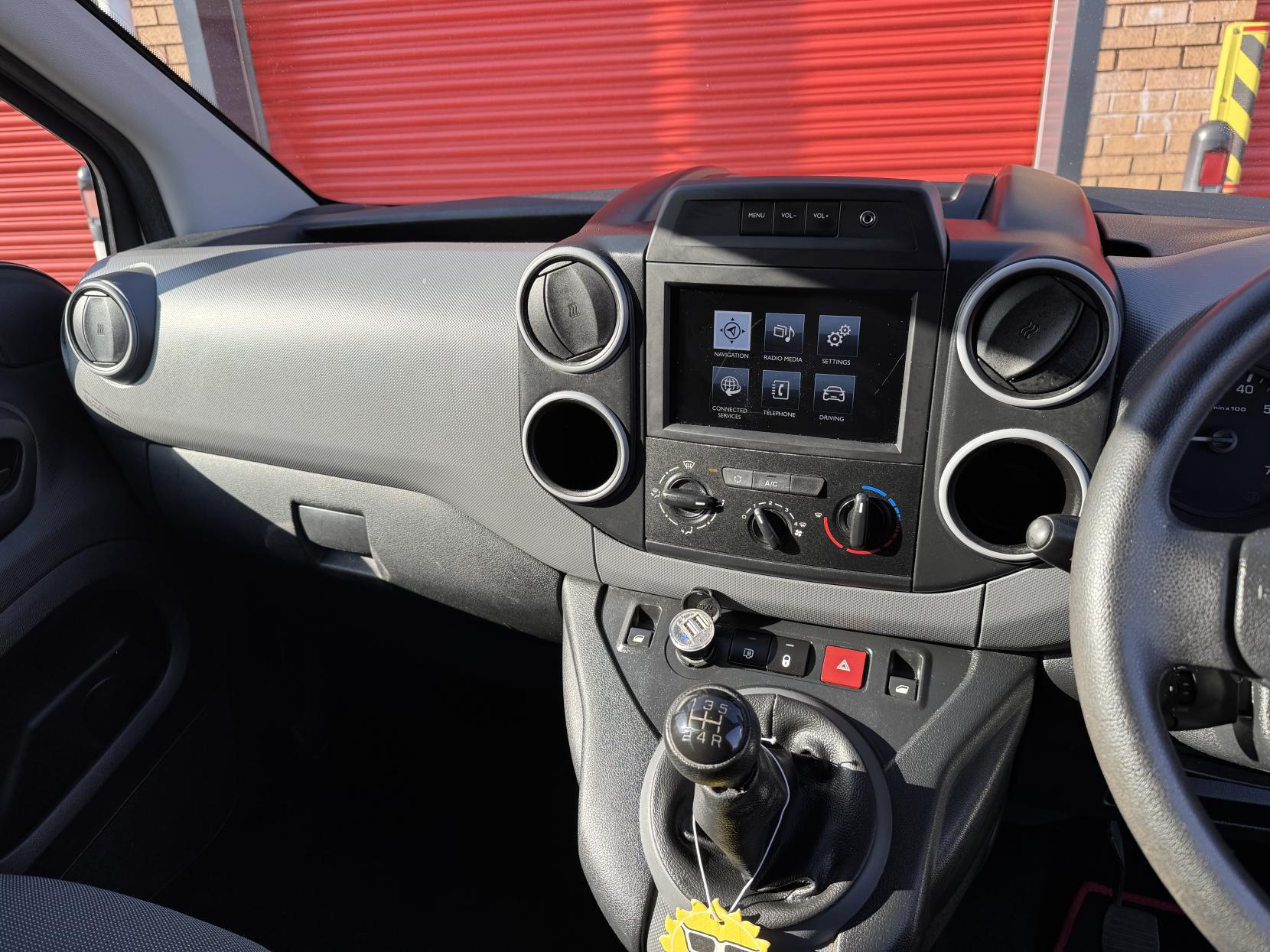 Peugeot Partner 1.6 BlueHDi 854 Professional Panel Van 5dr Diesel Manual L1 (112 g/km, 97.64 bhp)