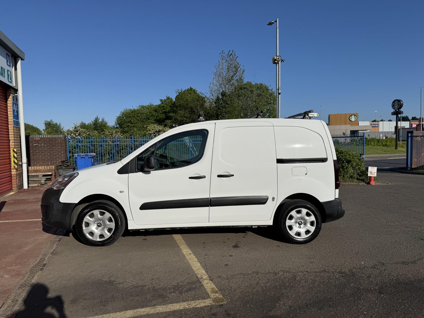 Peugeot Partner 1.6 BlueHDi 854 Professional Panel Van 5dr Diesel Manual L1 (112 g/km, 97.64 bhp)
