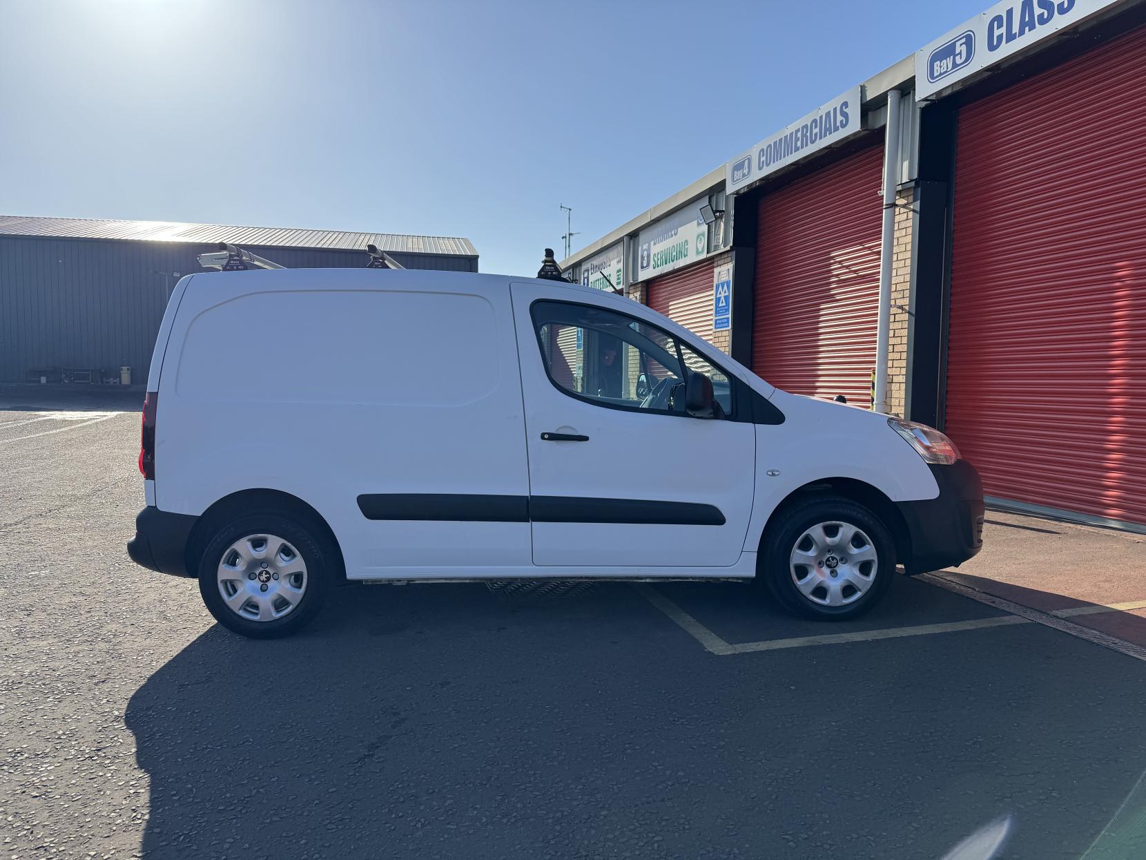 Peugeot Partner 1.6 BlueHDi 854 Professional Panel Van 5dr Diesel Manual L1 (112 g/km, 97.64 bhp)