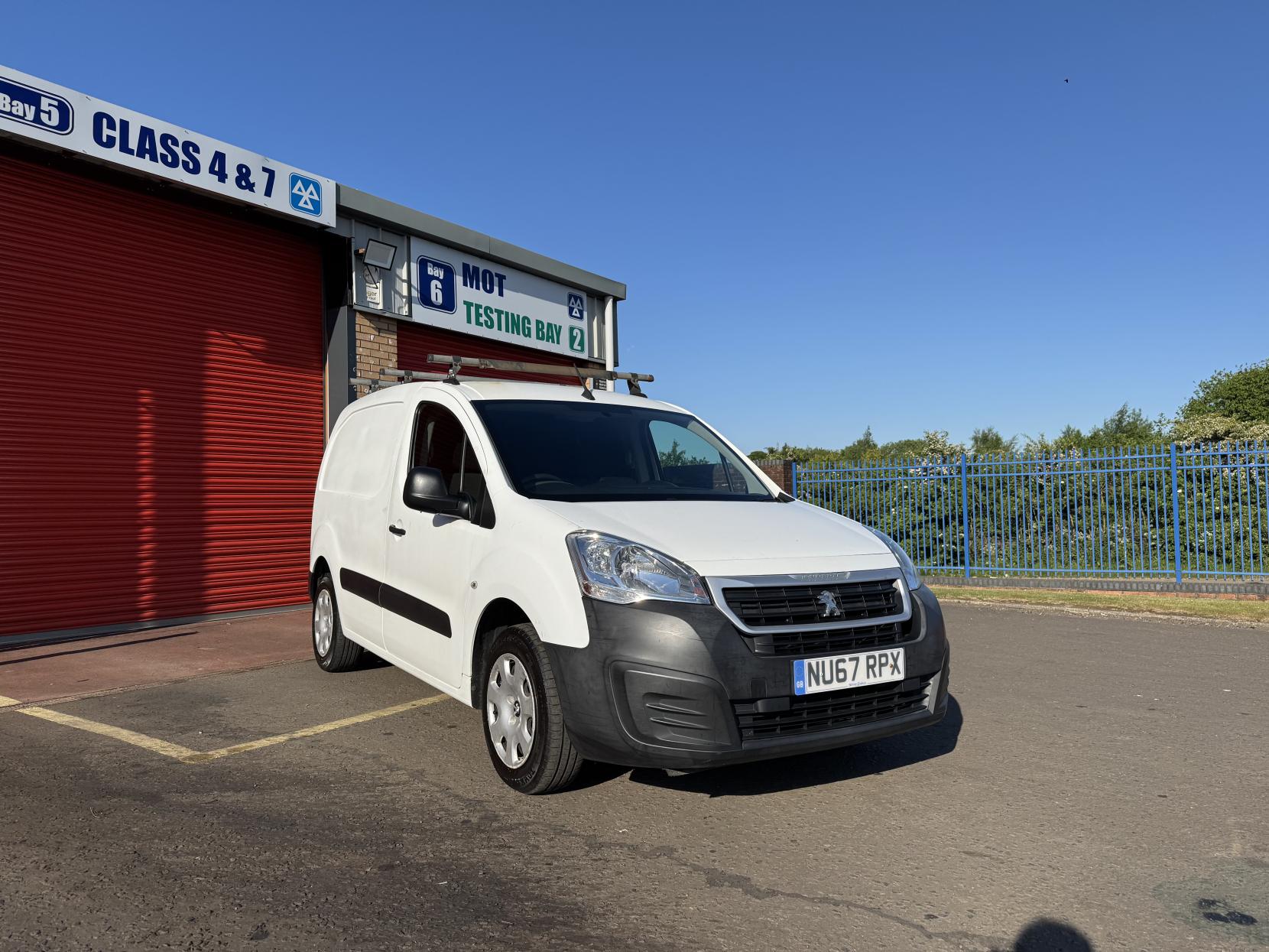 Peugeot Partner 1.6 BlueHDi 854 Professional Panel Van 5dr Diesel Manual L1 (112 g/km, 97.64 bhp)