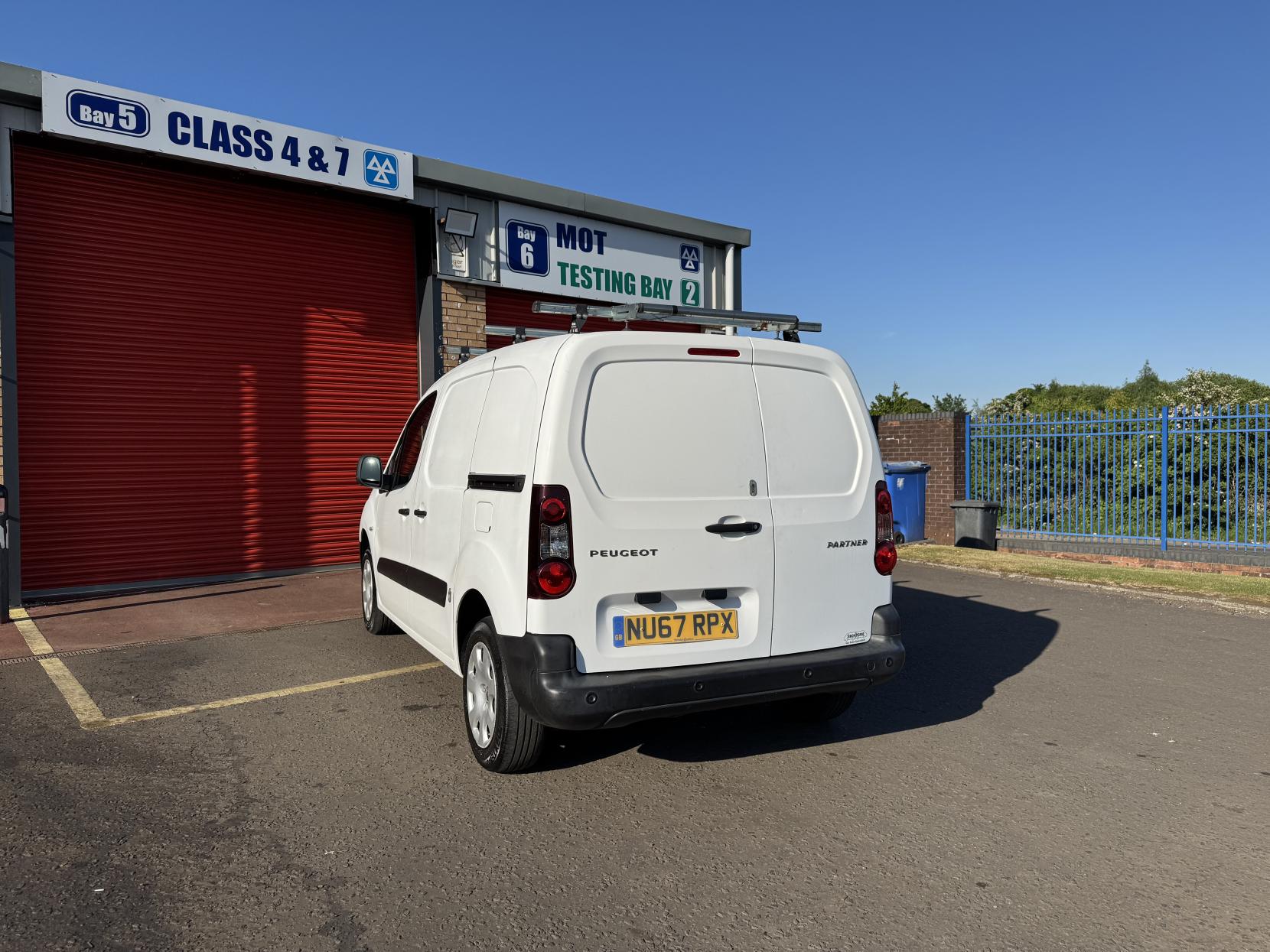 Peugeot Partner 1.6 BlueHDi 854 Professional Panel Van 5dr Diesel Manual L1 (112 g/km, 97.64 bhp)