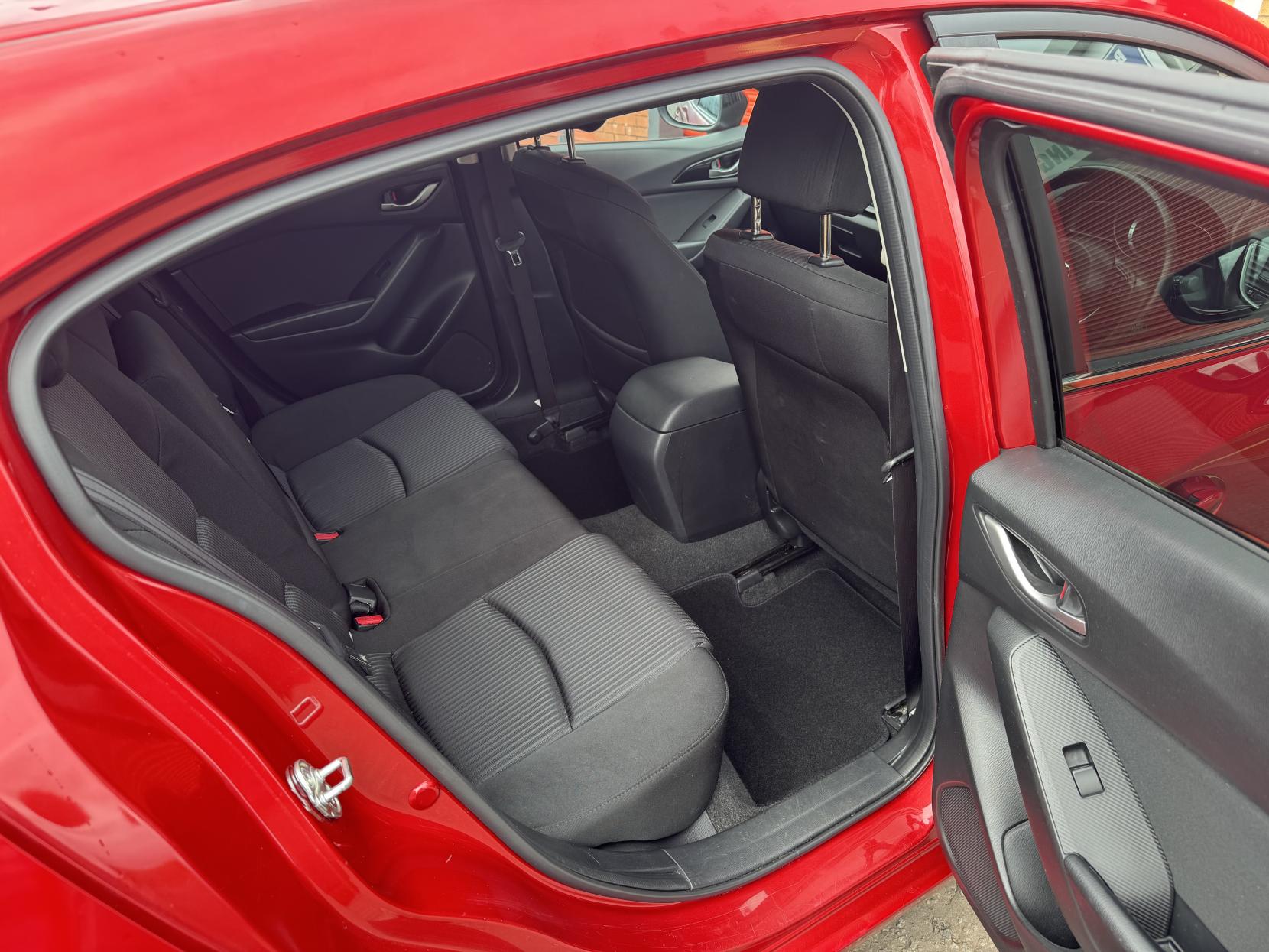 Mazda Mazda3 2.0 SKYACTIV-G SE-L Hatchback 5dr Petrol Manual Euro 5 (s/s) (120 ps)