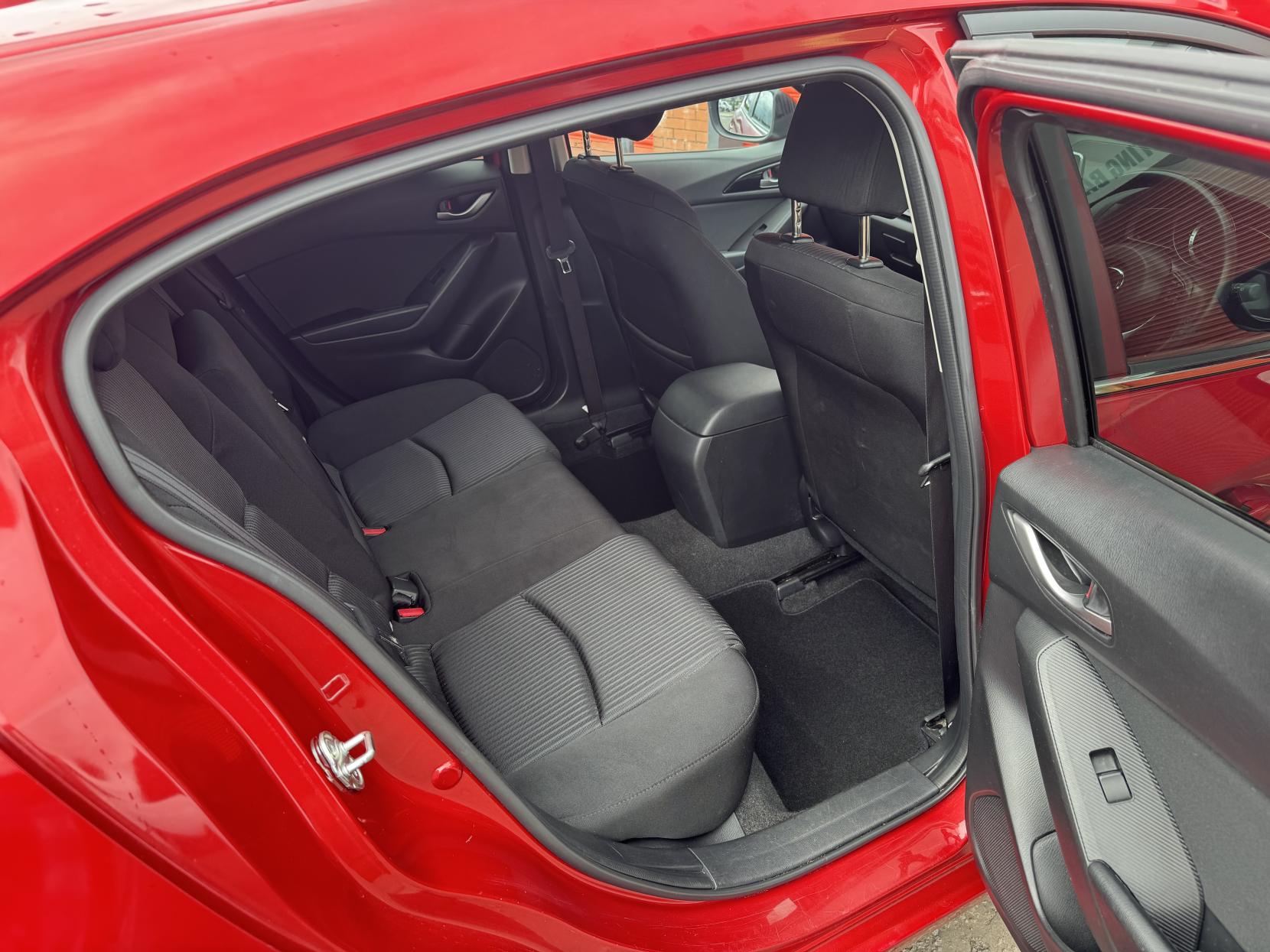 Mazda Mazda3 2.0 SKYACTIV-G SE-L Hatchback 5dr Petrol Manual Euro 5 (s/s) (120 ps)