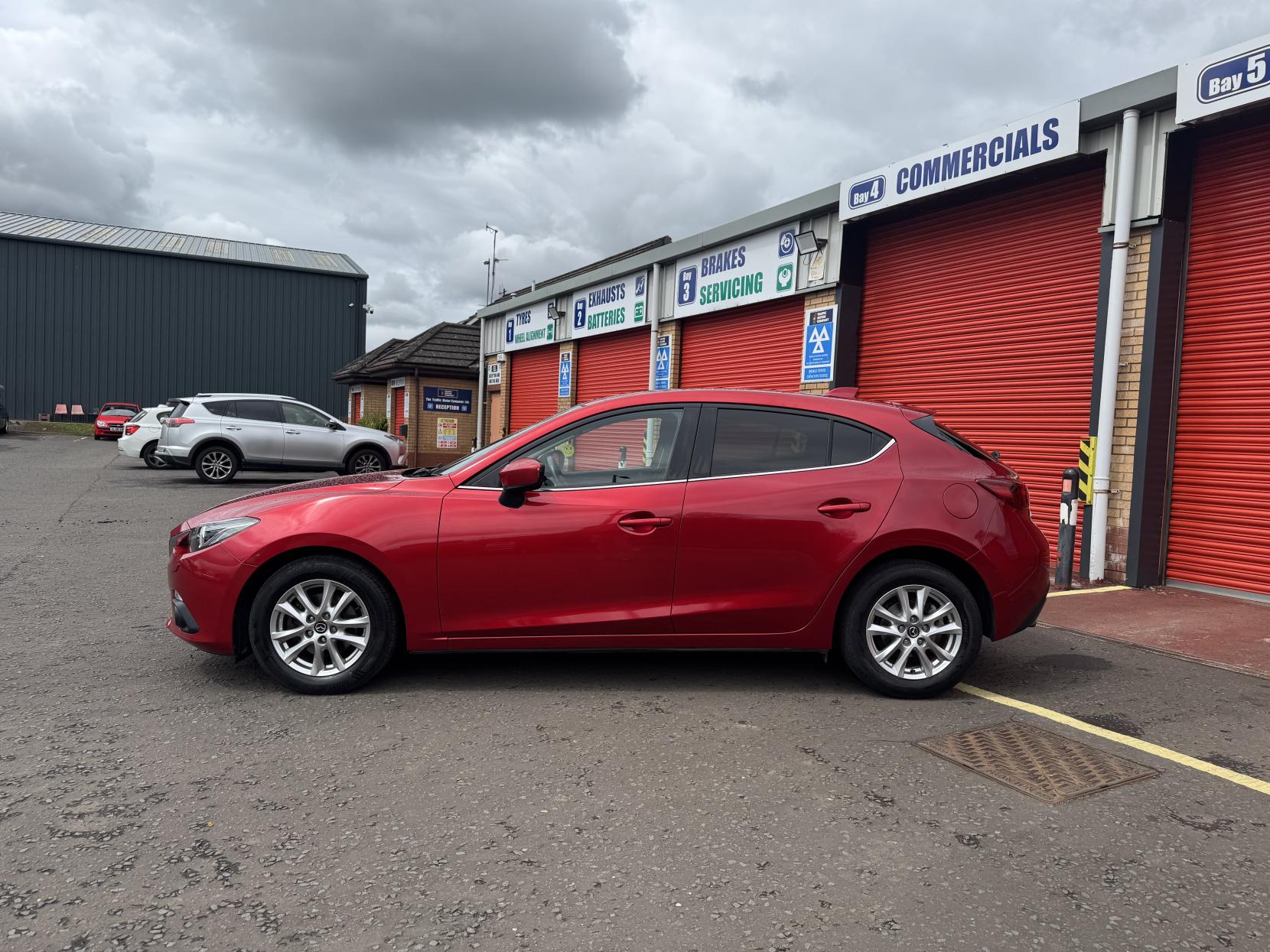 Mazda Mazda3 2.0 SKYACTIV-G SE-L Hatchback 5dr Petrol Manual Euro 5 (s/s) (120 ps)