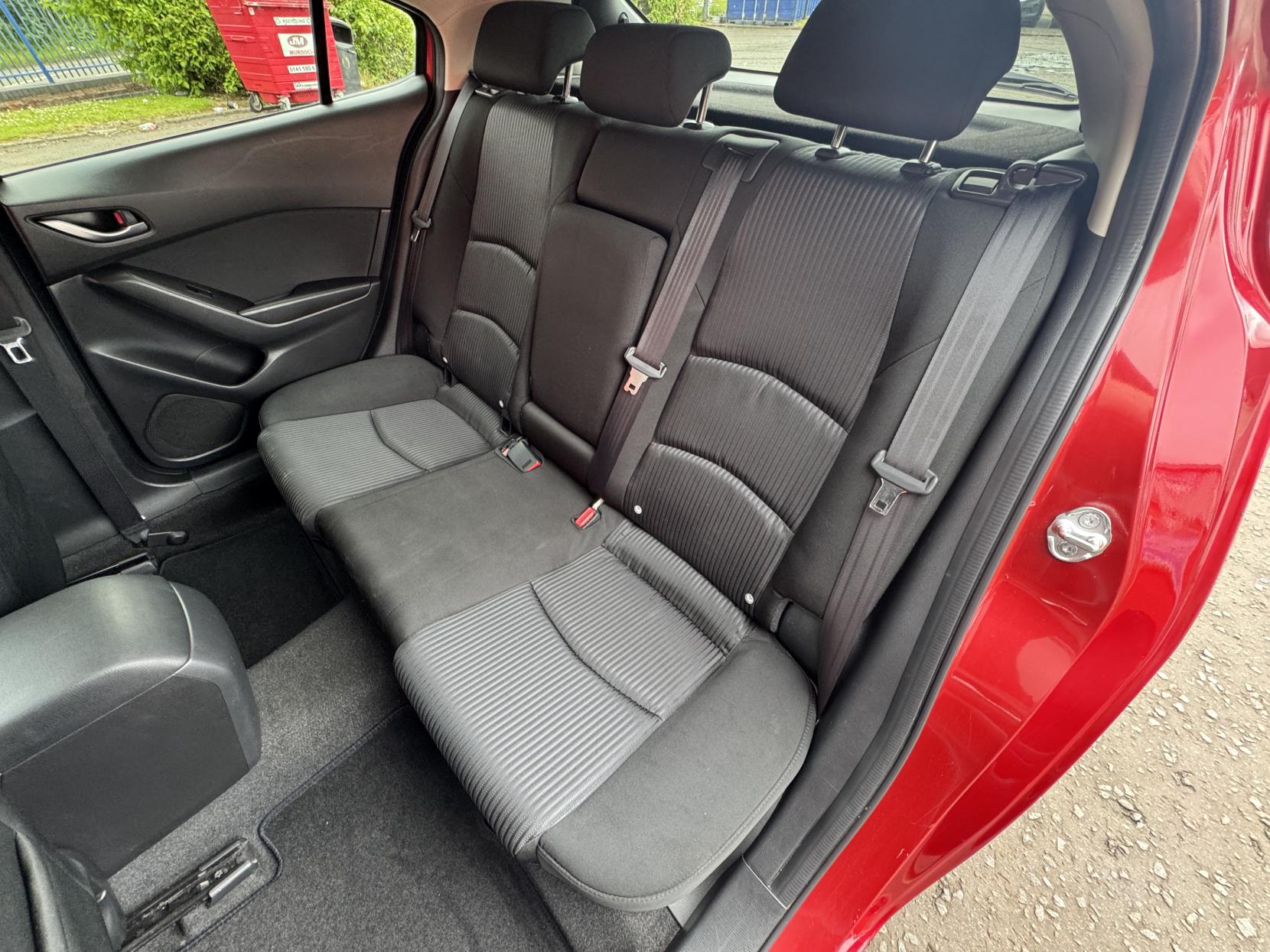 Mazda Mazda3 2.0 SKYACTIV-G SE-L Hatchback 5dr Petrol Manual Euro 5 (s/s) (120 ps)