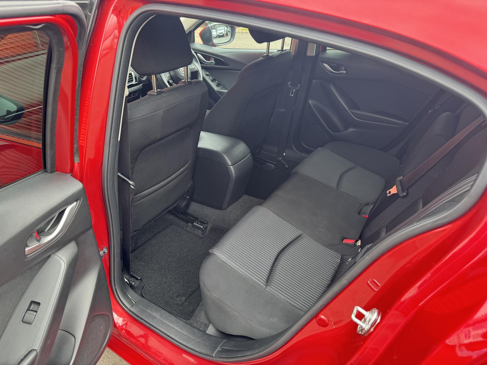 Mazda Mazda3 2.0 SKYACTIV-G SE-L Hatchback 5dr Petrol Manual Euro 5 (s/s) (120 ps)