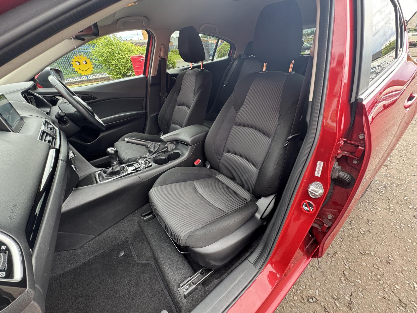 Mazda Mazda3 2.0 SKYACTIV-G SE-L Hatchback 5dr Petrol Manual Euro 5 (s/s) (120 ps)