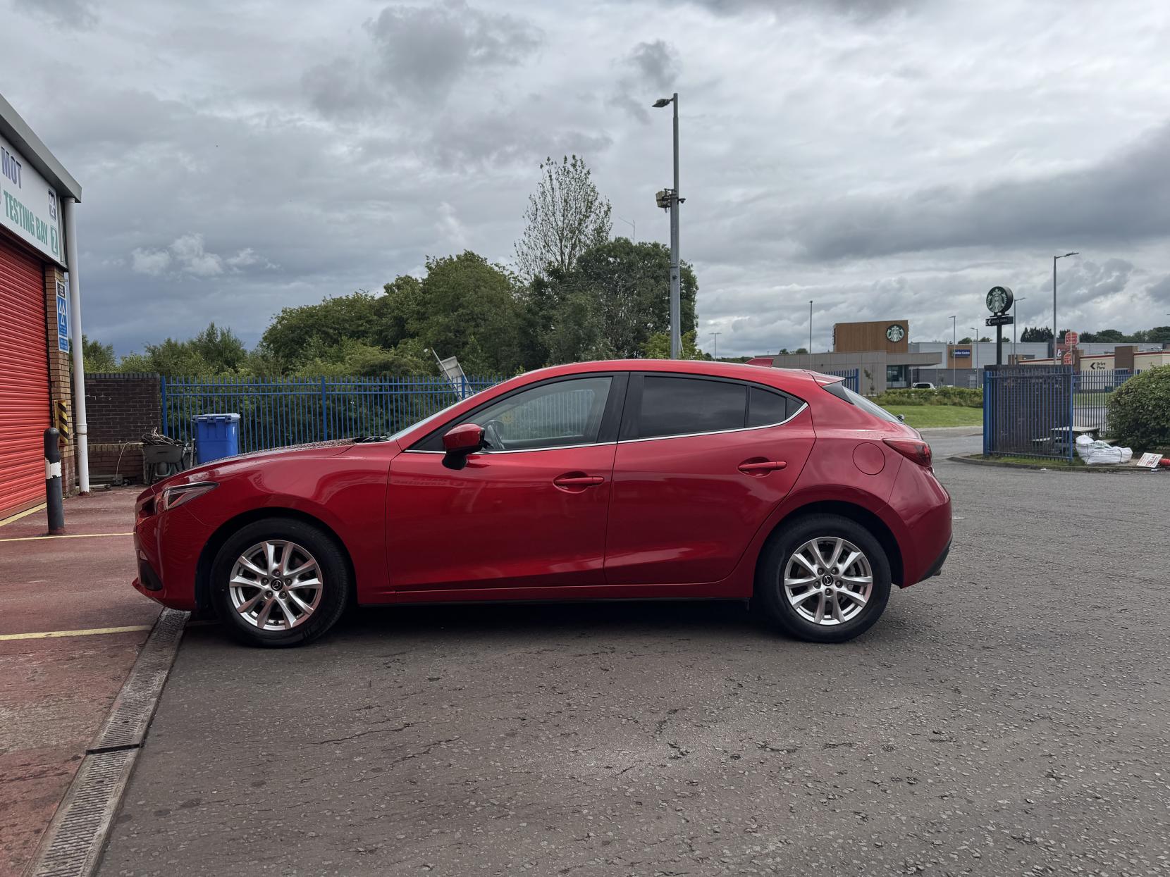 Mazda Mazda3 2.0 SKYACTIV-G SE-L Hatchback 5dr Petrol Manual Euro 5 (s/s) (120 ps)