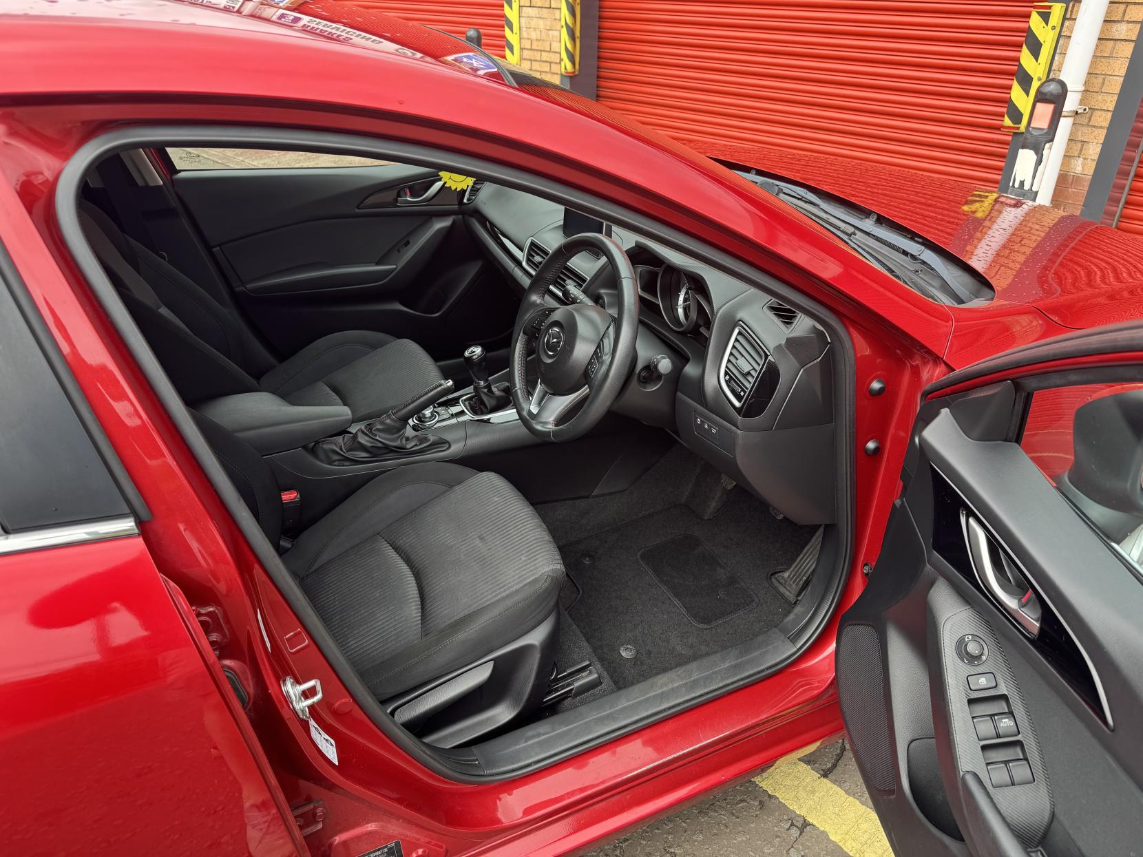 Mazda Mazda3 2.0 SKYACTIV-G SE-L Hatchback 5dr Petrol Manual Euro 5 (s/s) (120 ps)