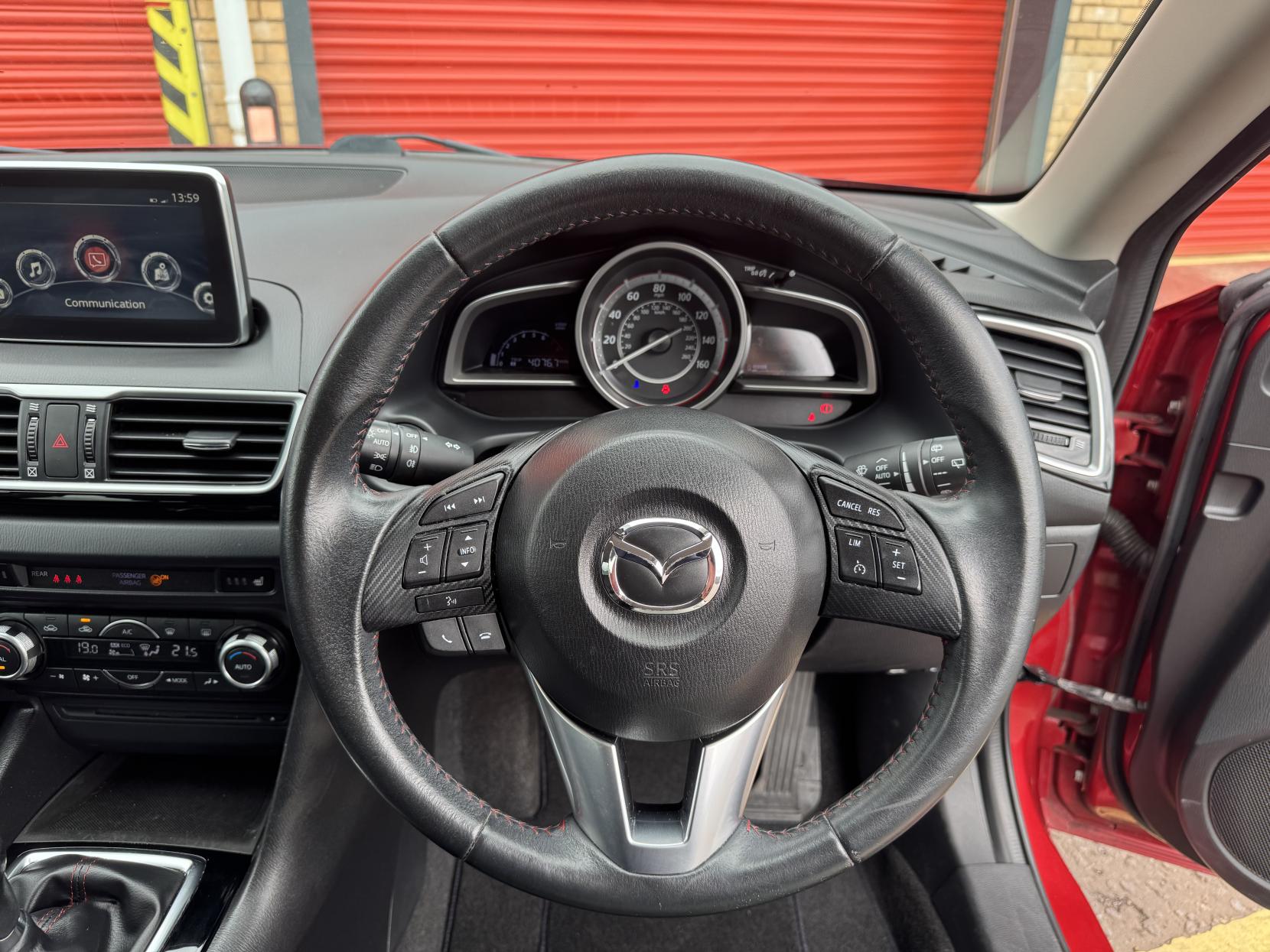Mazda Mazda3 2.0 SKYACTIV-G SE-L Hatchback 5dr Petrol Manual Euro 5 (s/s) (120 ps)