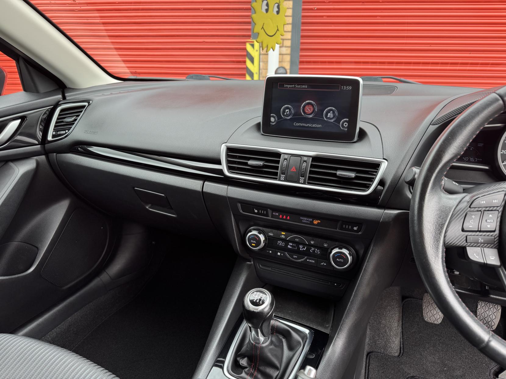 Mazda Mazda3 2.0 SKYACTIV-G SE-L Hatchback 5dr Petrol Manual Euro 5 (s/s) (120 ps)