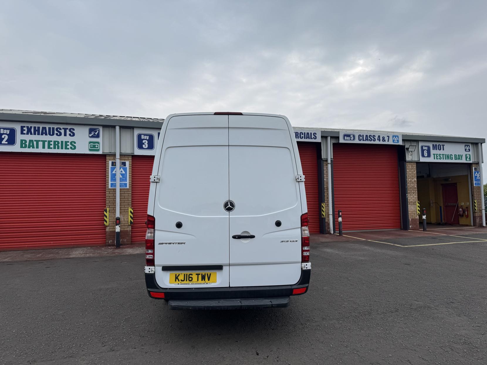Mercedes-Benz Sprinter 2.1 313 CDi Panel Van 4dr Diesel Manual RWD L3 H3 (129 bhp)