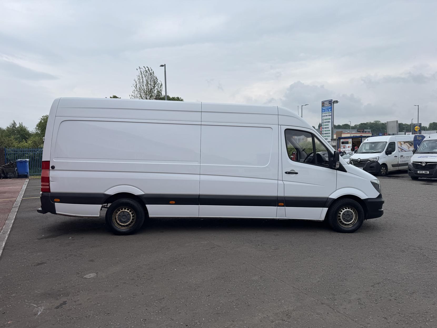 Mercedes-Benz Sprinter 2.1 313 CDi Panel Van 4dr Diesel Manual RWD L3 H3 (129 bhp)